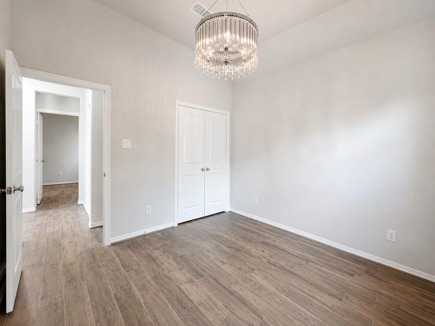 2414 Manor Valley Lane