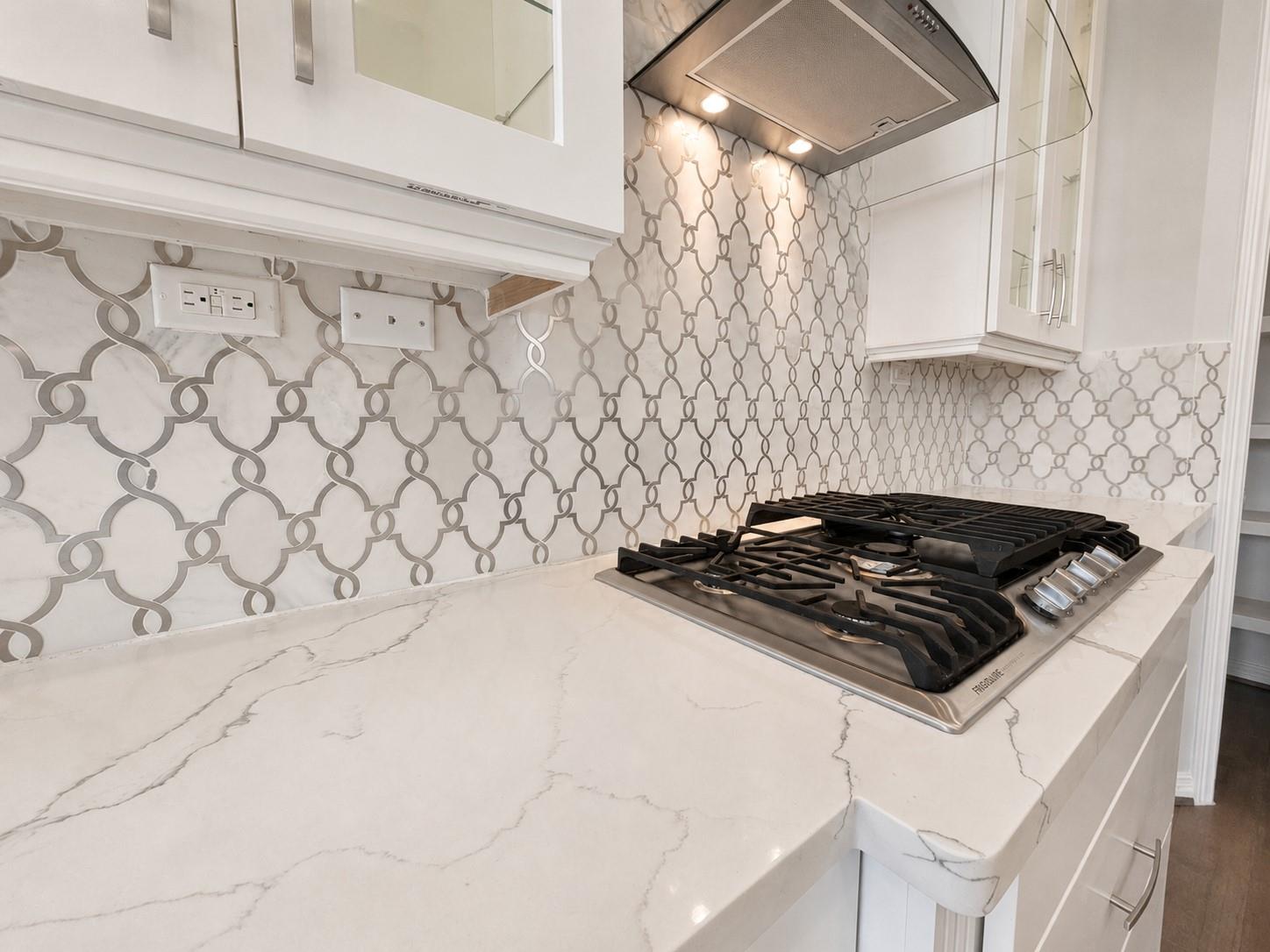 2414 Manor Valley Lane