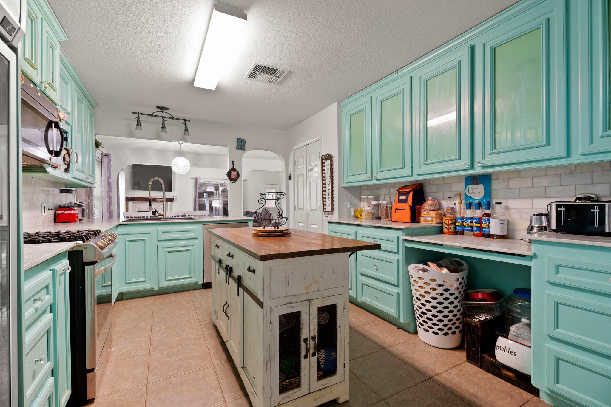405 Spencer Landing W