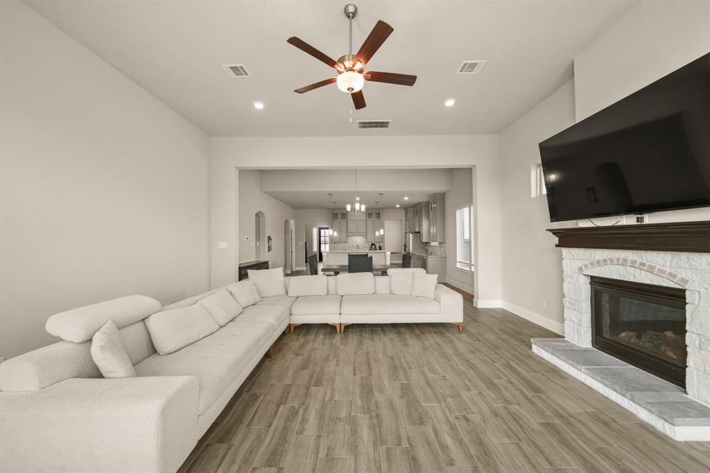 2 Poppy Hills Court