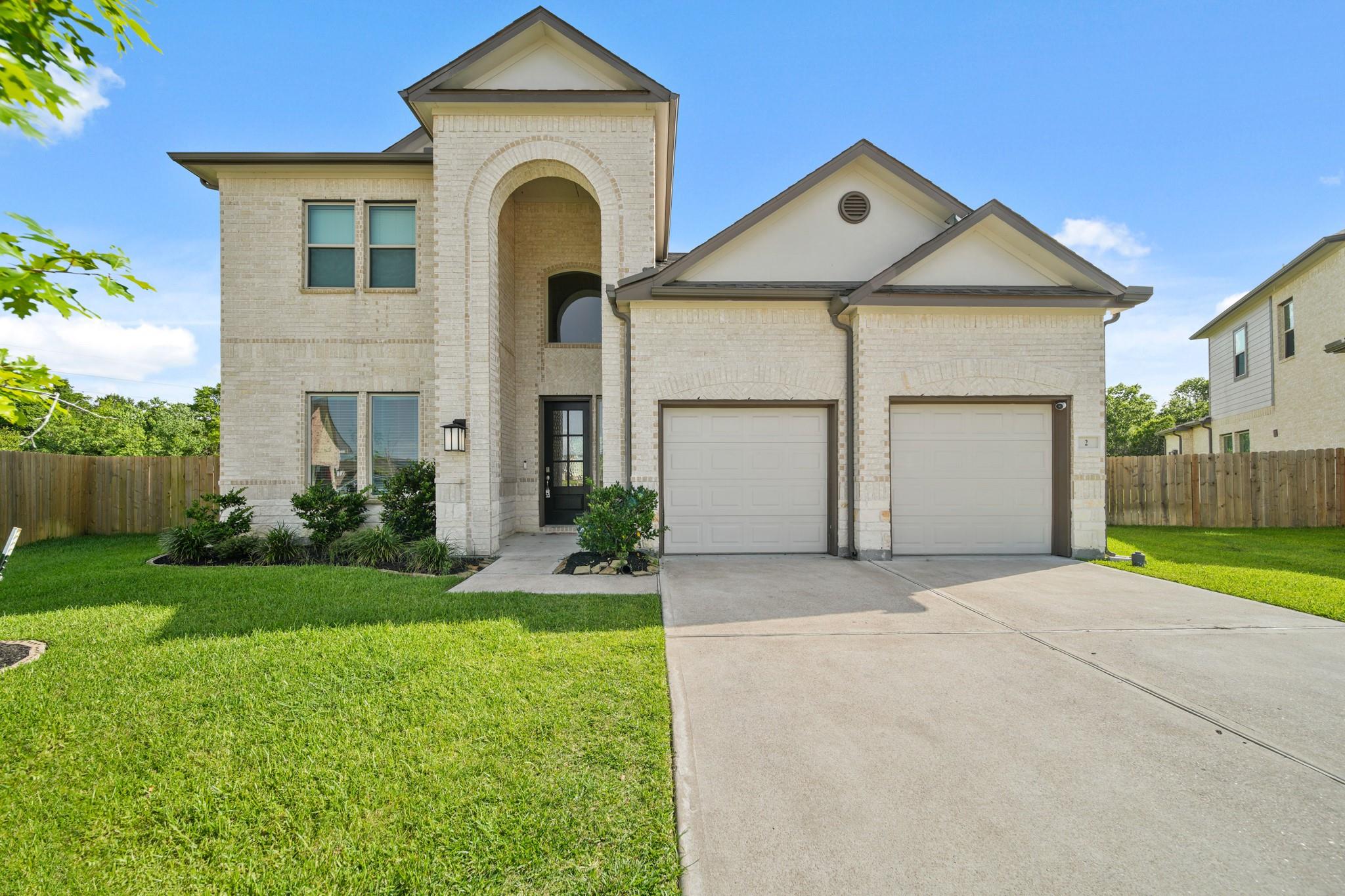 2 Poppy Hills Court