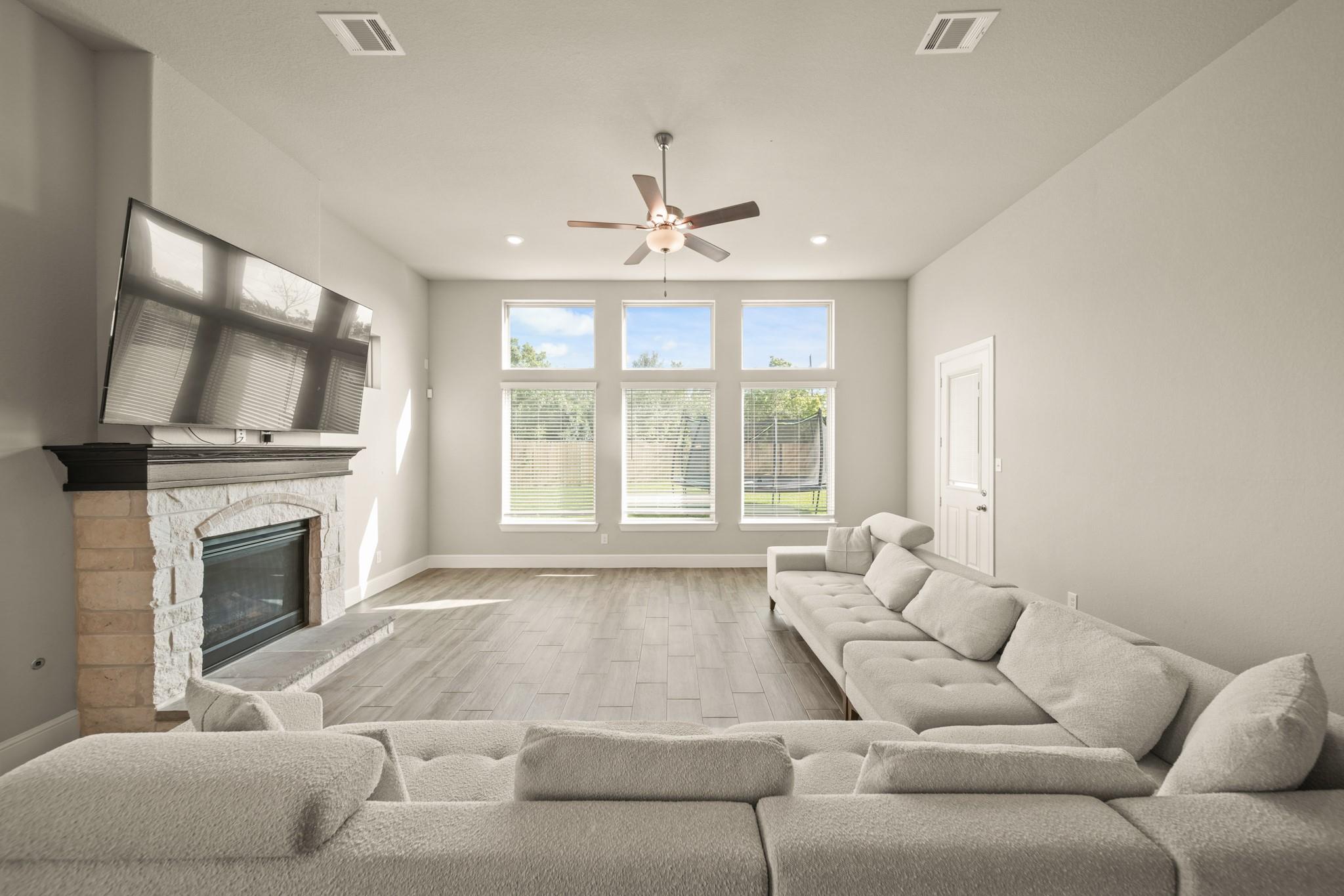 2 Poppy Hills Court