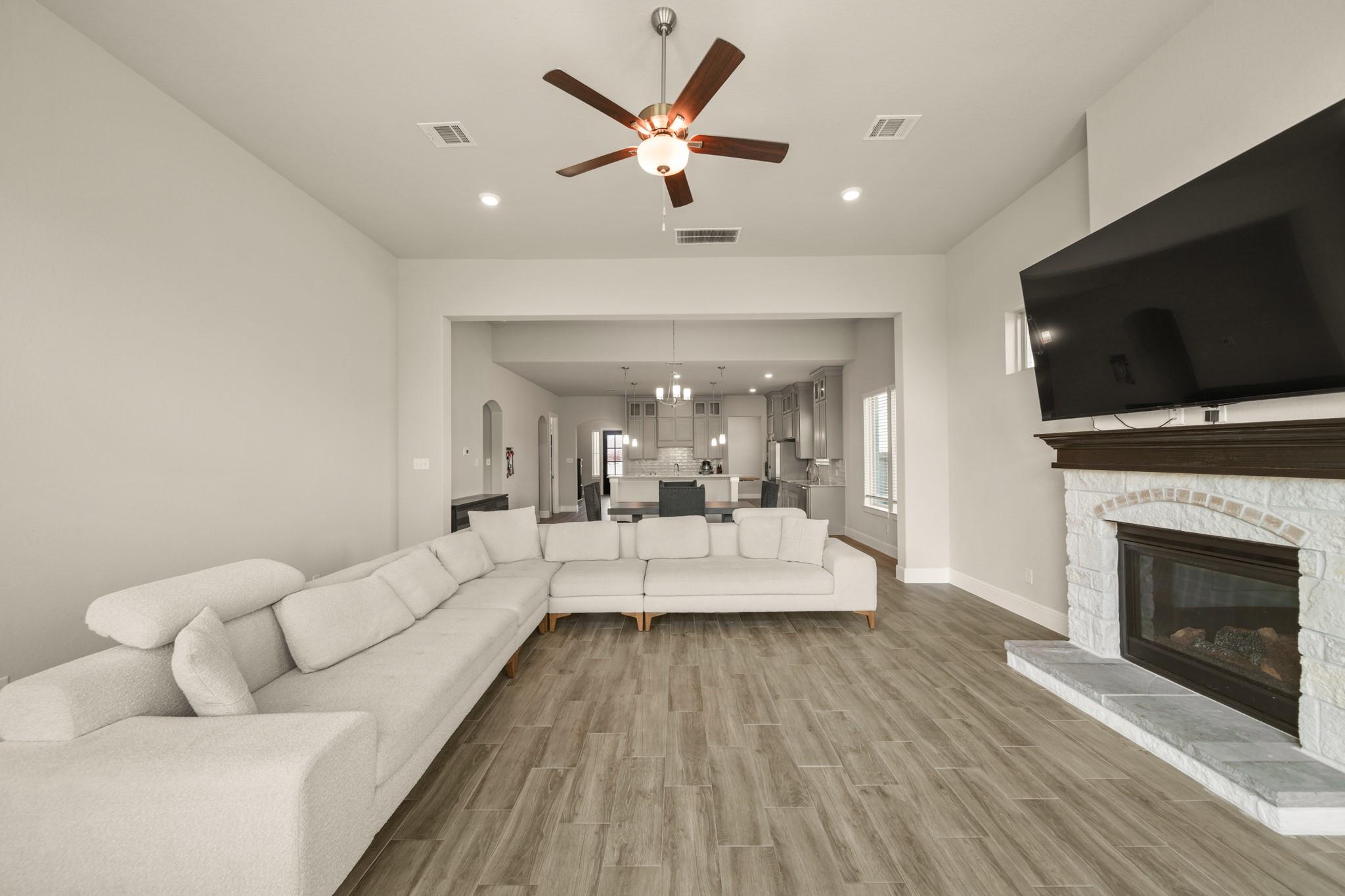 2 Poppy Hills Court