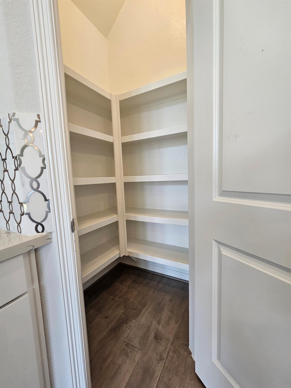2414 Manor Valley Lane
