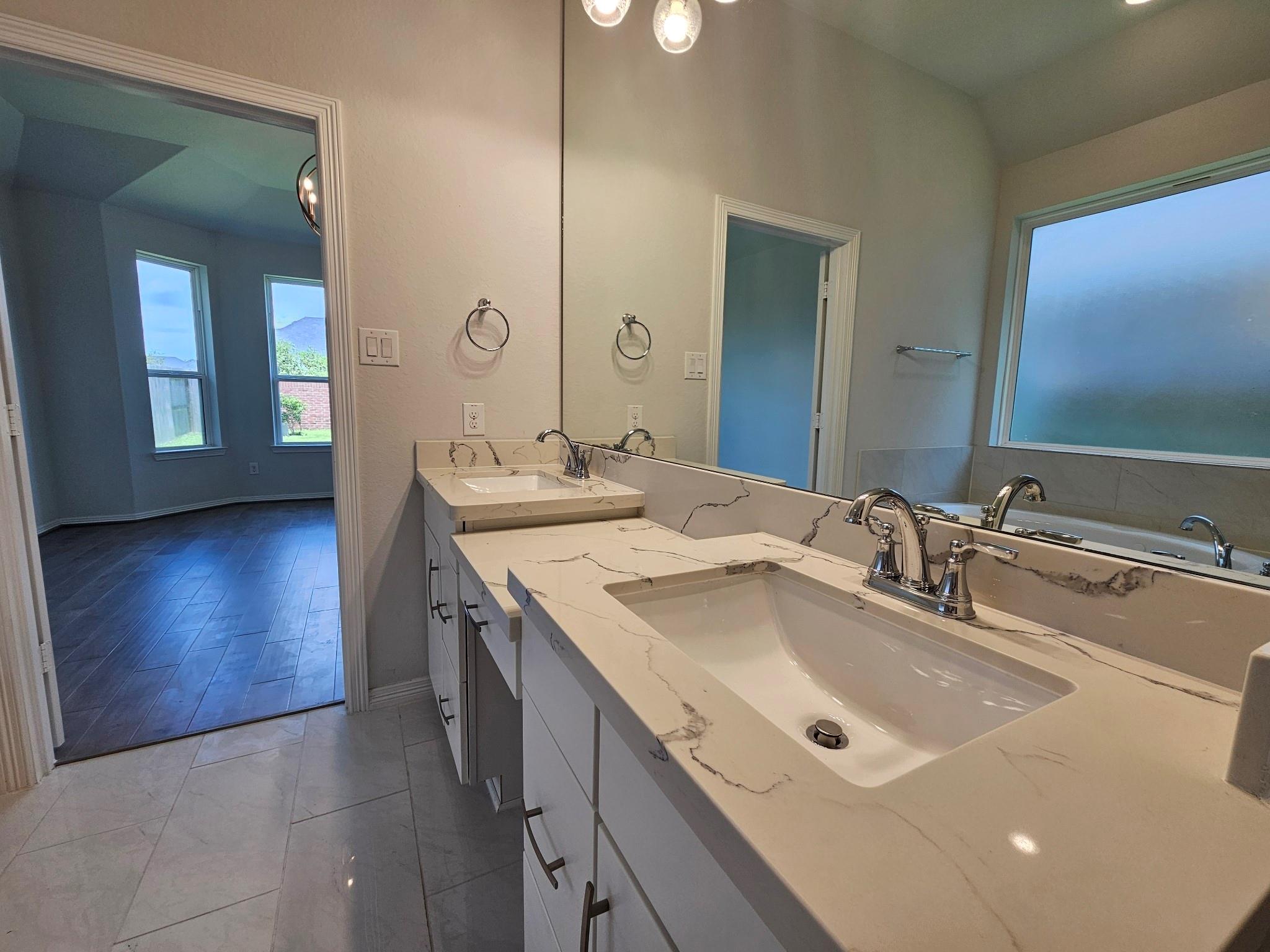 2414 Manor Valley Lane