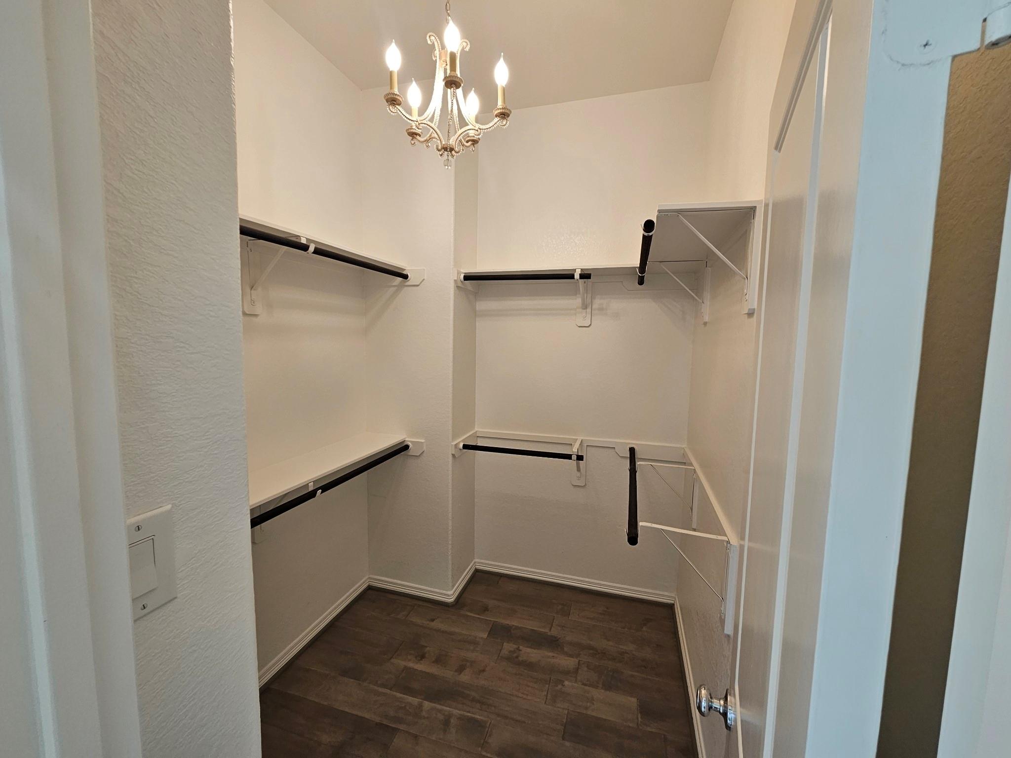2414 Manor Valley Lane