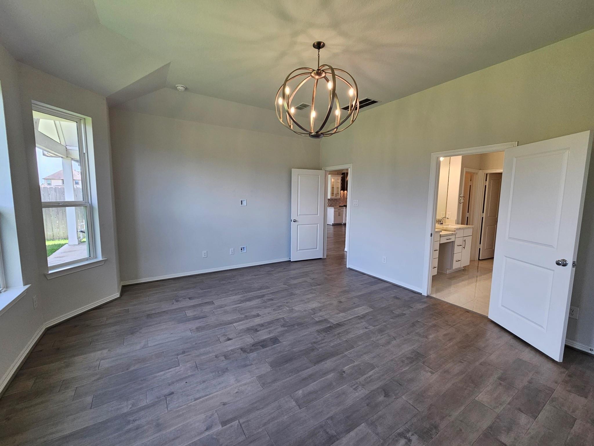 2414 Manor Valley Lane