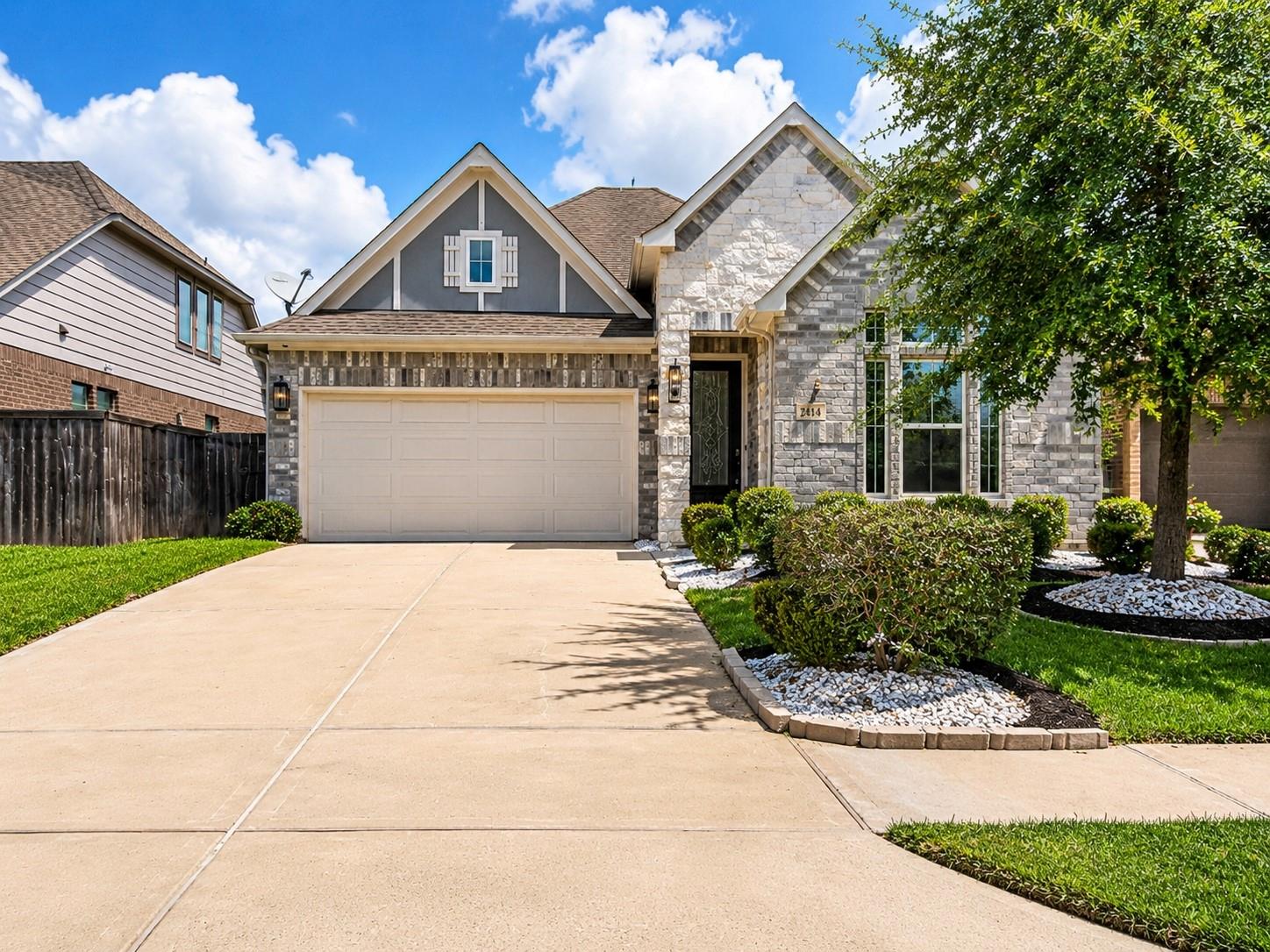 2414 Manor Valley Lane