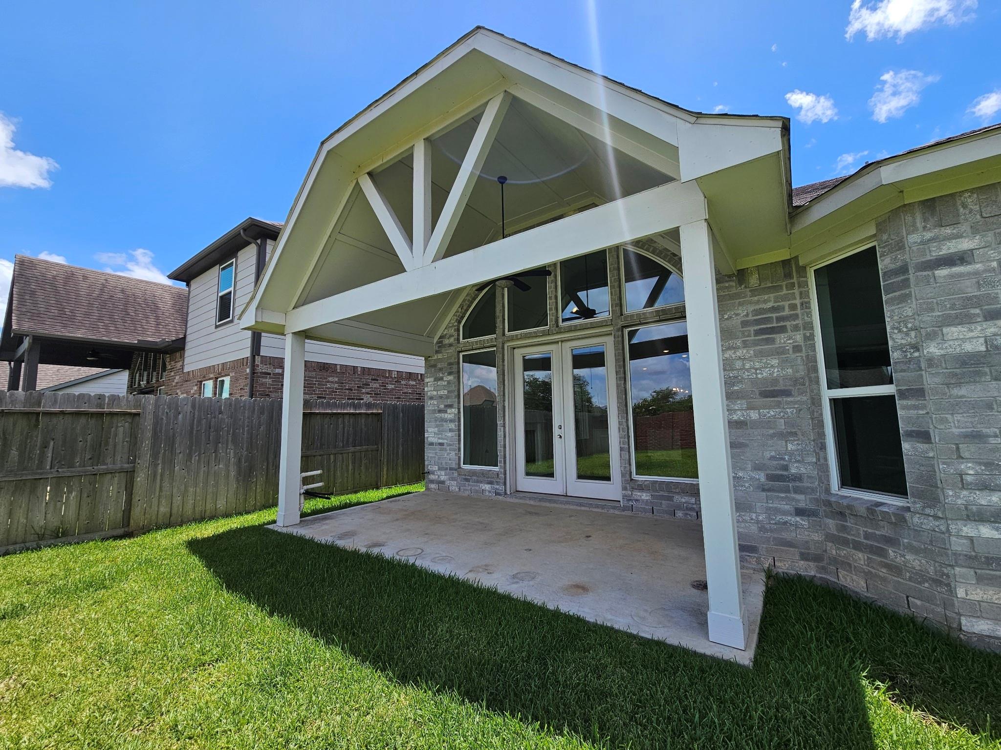 2414 Manor Valley Lane