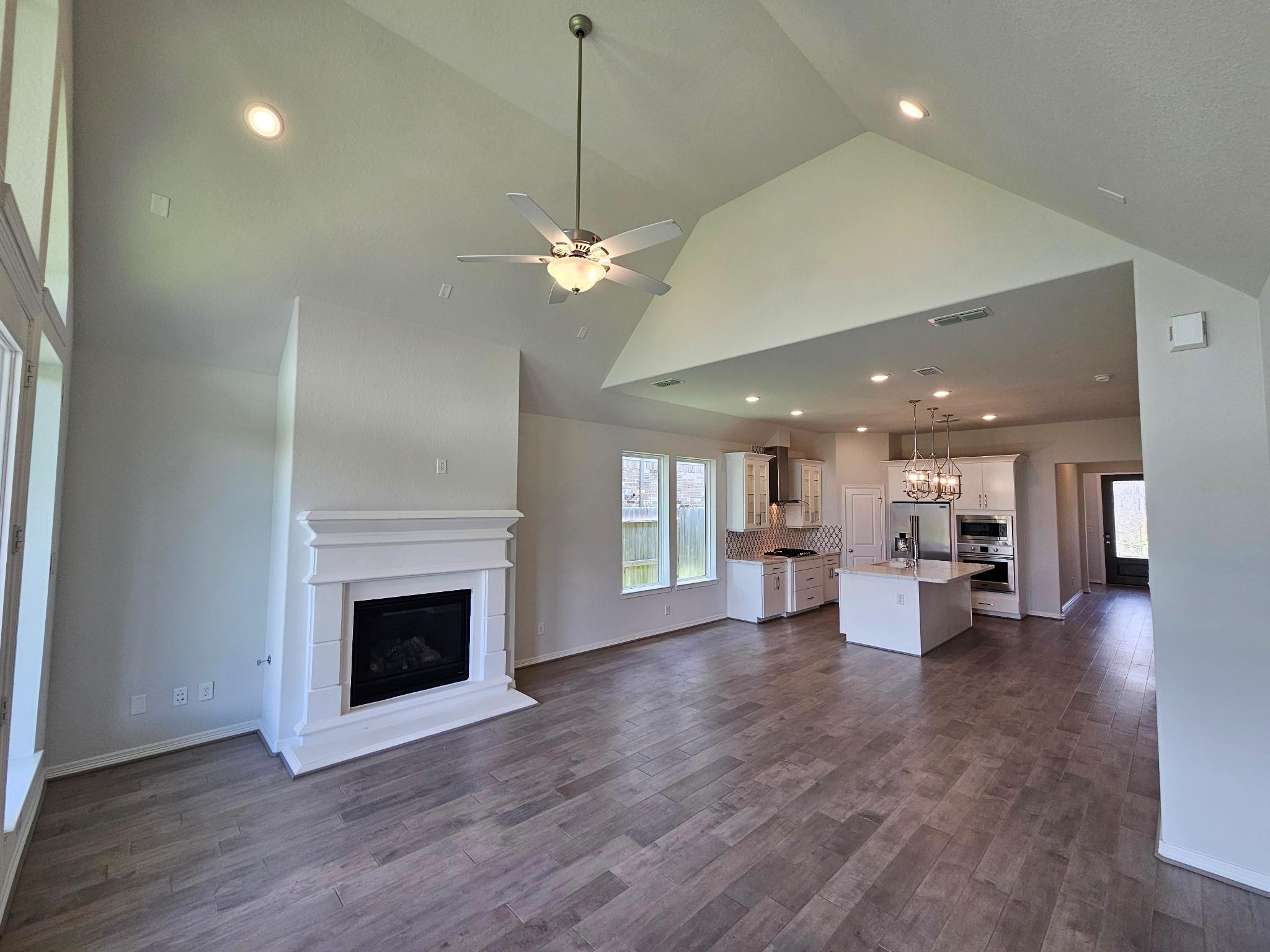 2414 Manor Valley Lane