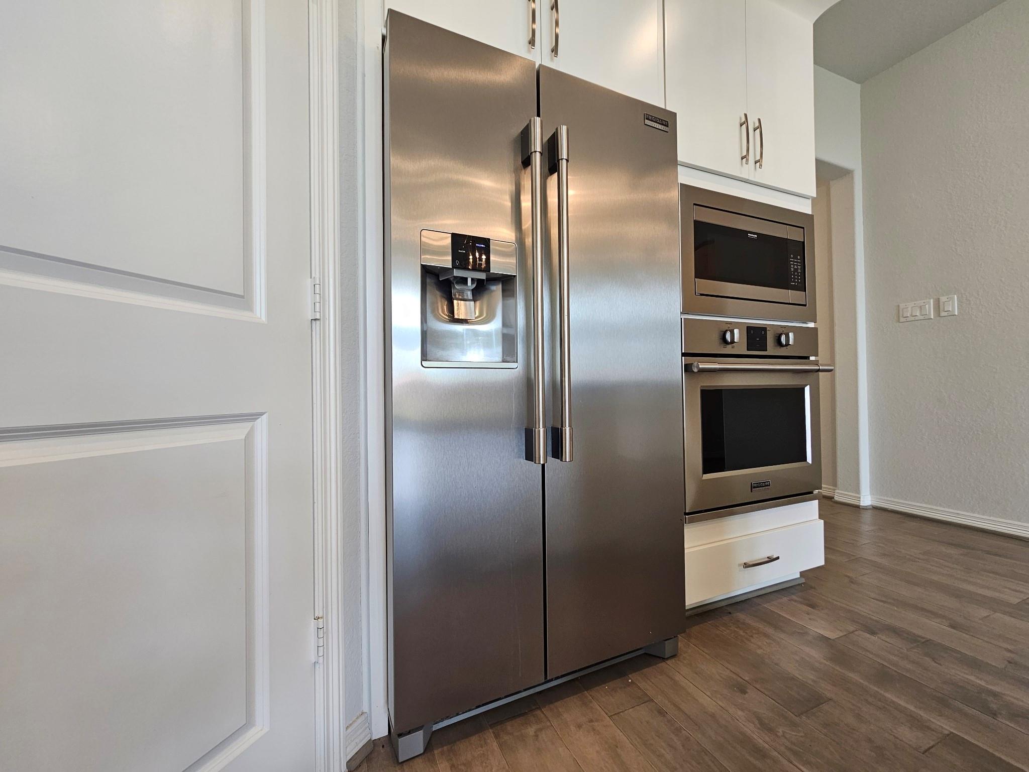 2414 Manor Valley Lane