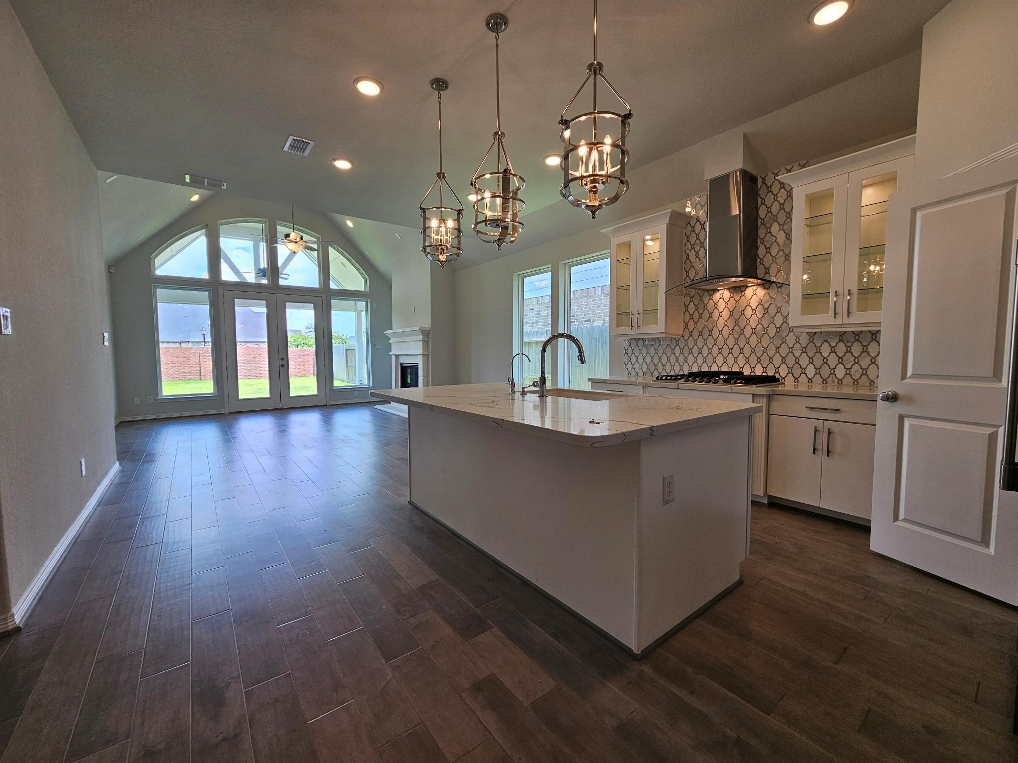 2414 Manor Valley Lane