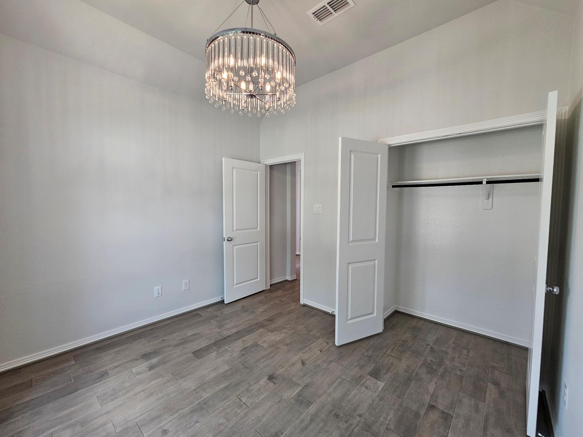 2414 Manor Valley Lane