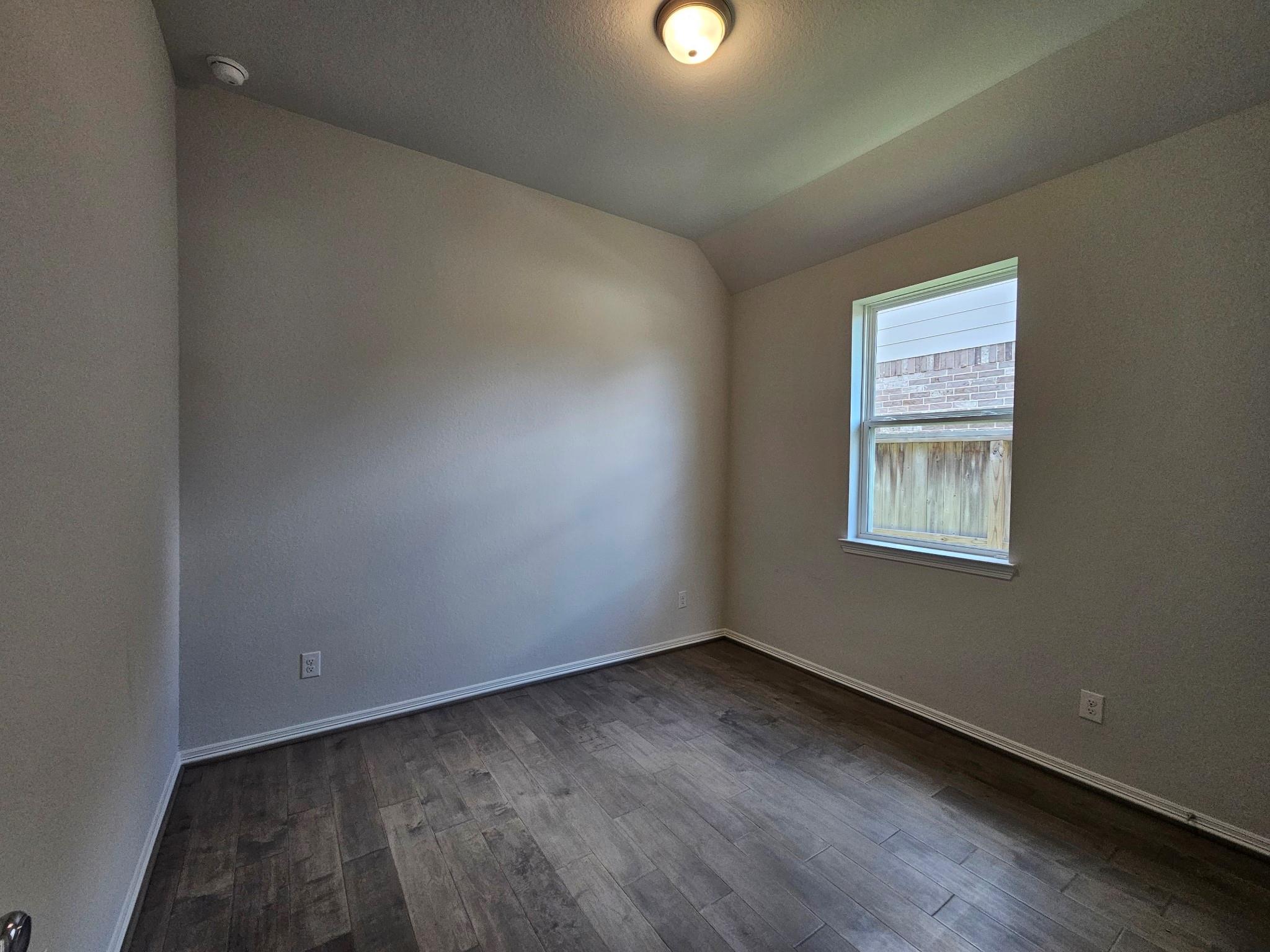 2414 Manor Valley Lane