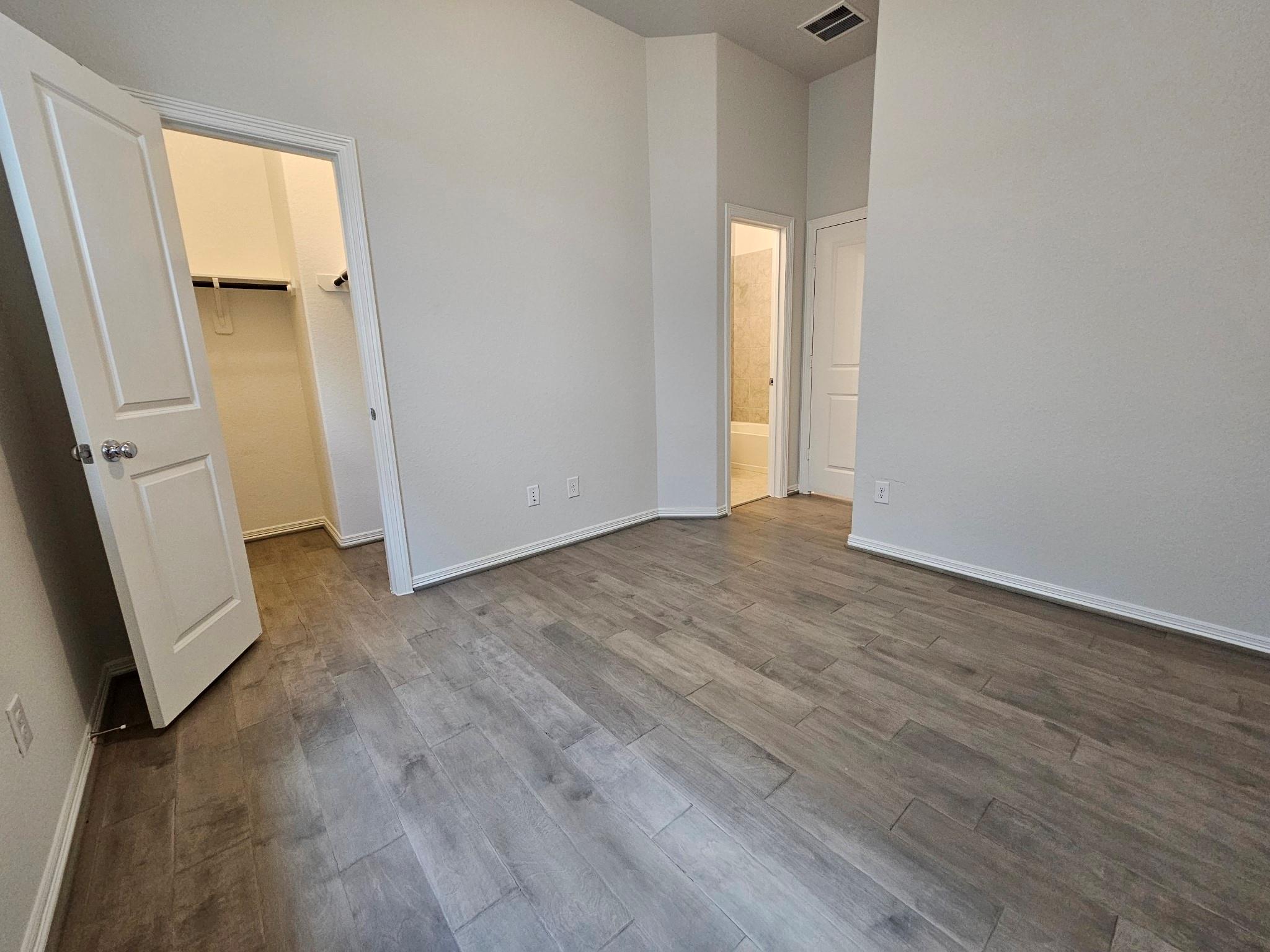 2414 Manor Valley Lane