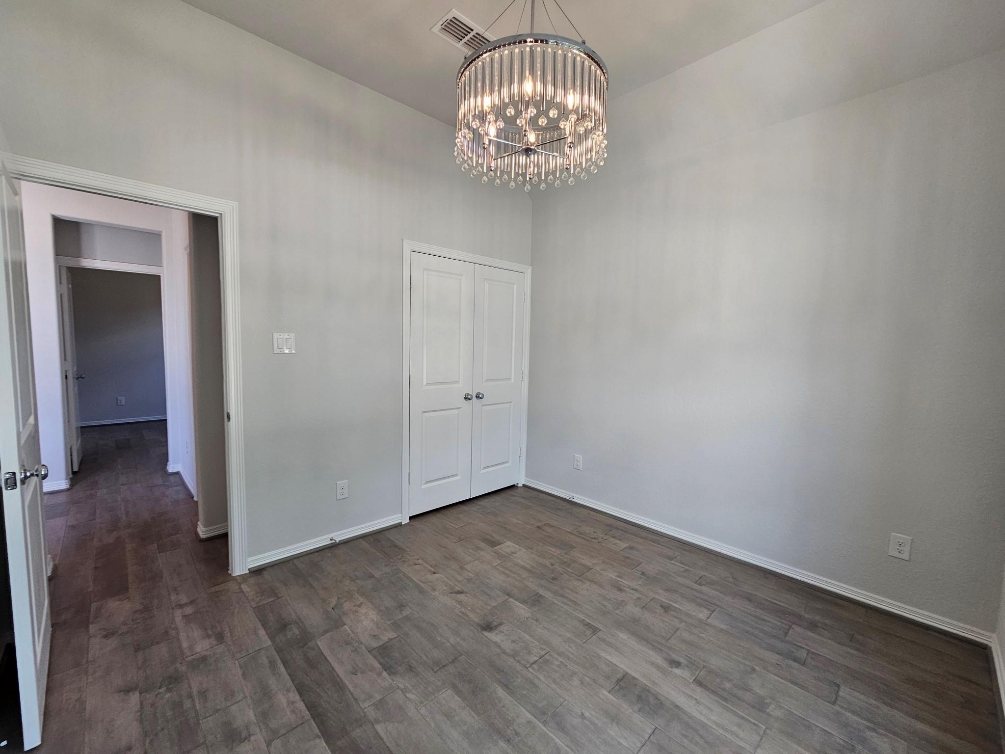 2414 Manor Valley Lane