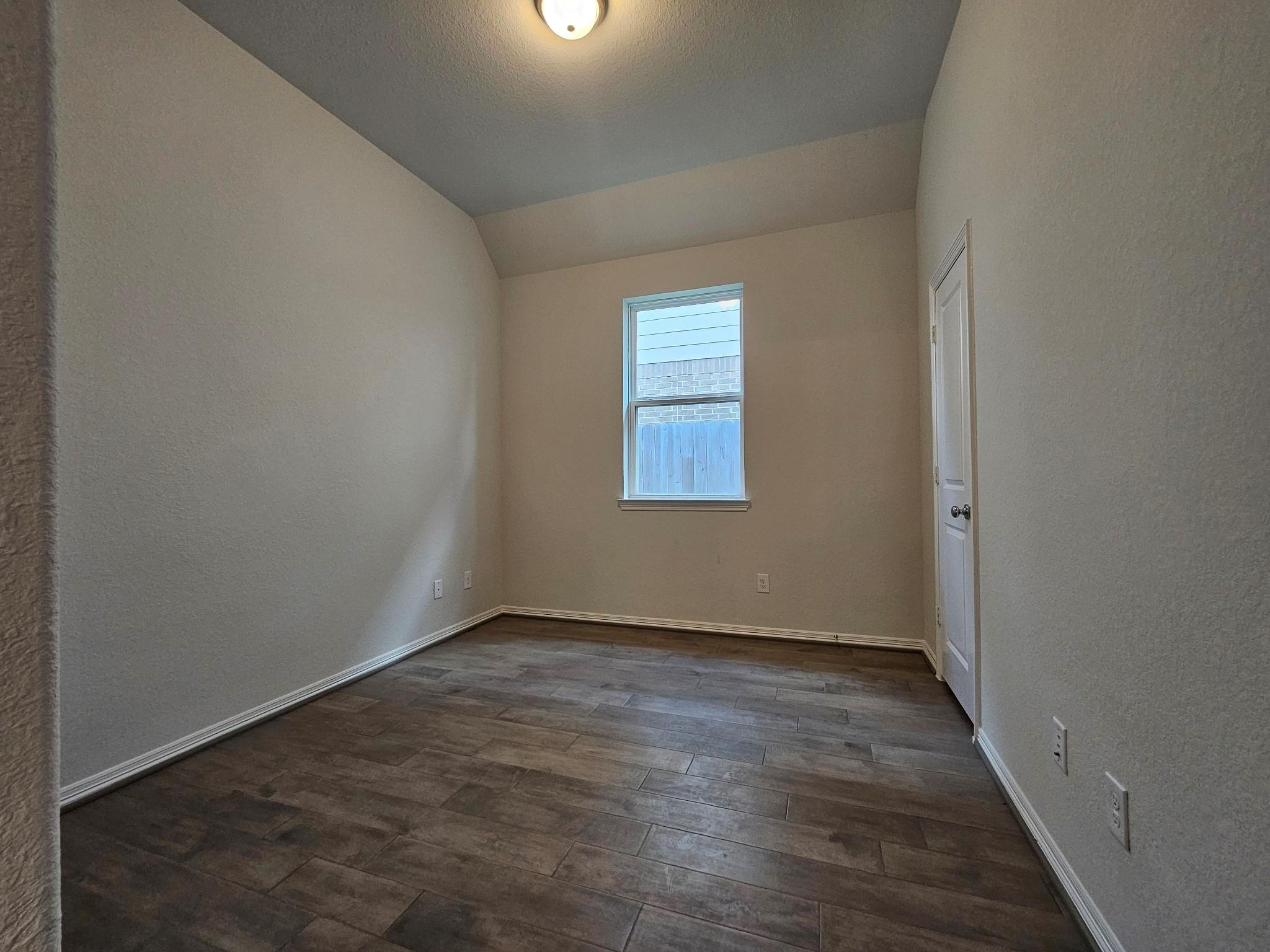 2414 Manor Valley Lane