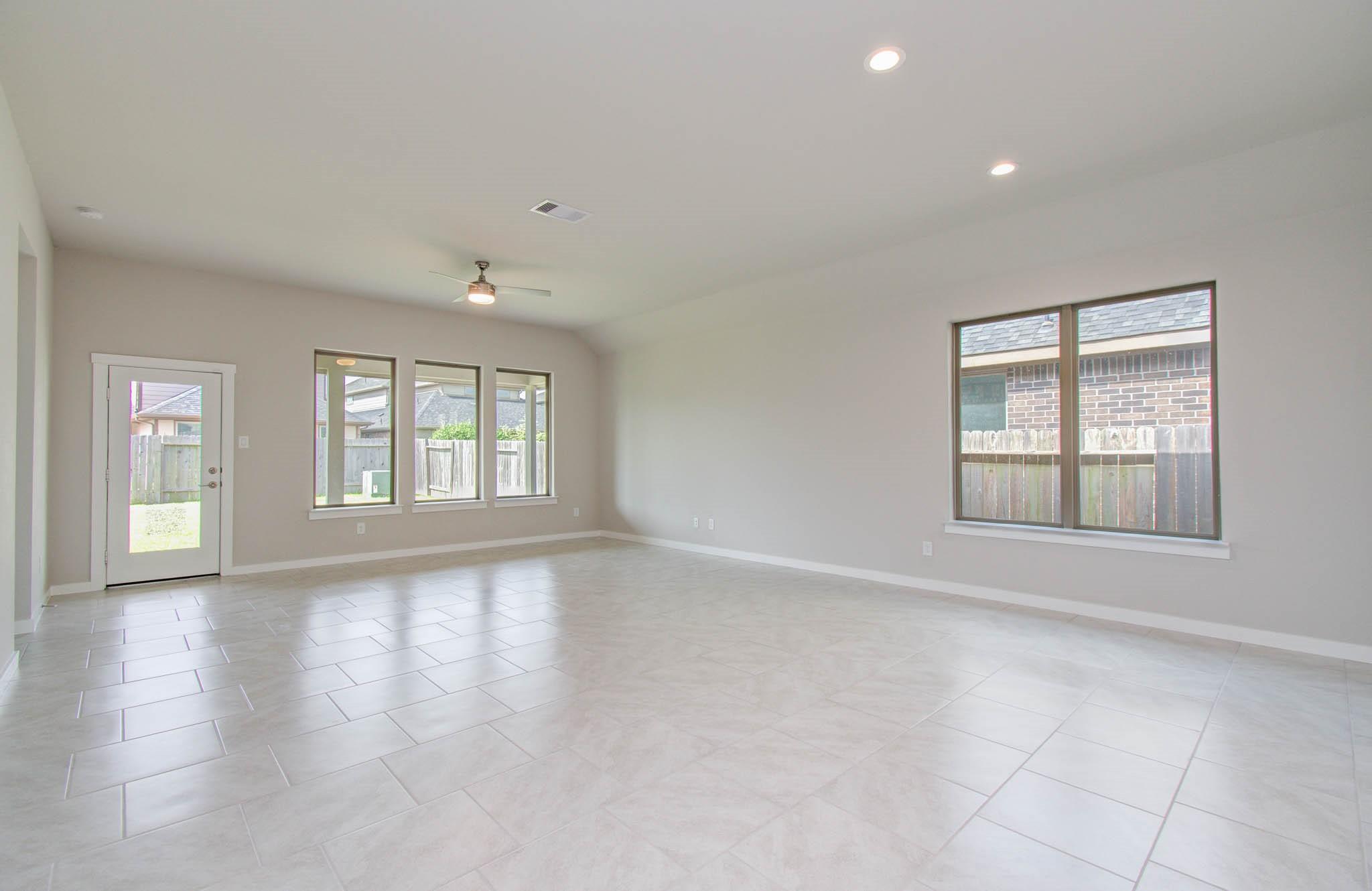 28511 Eli Eagle Street