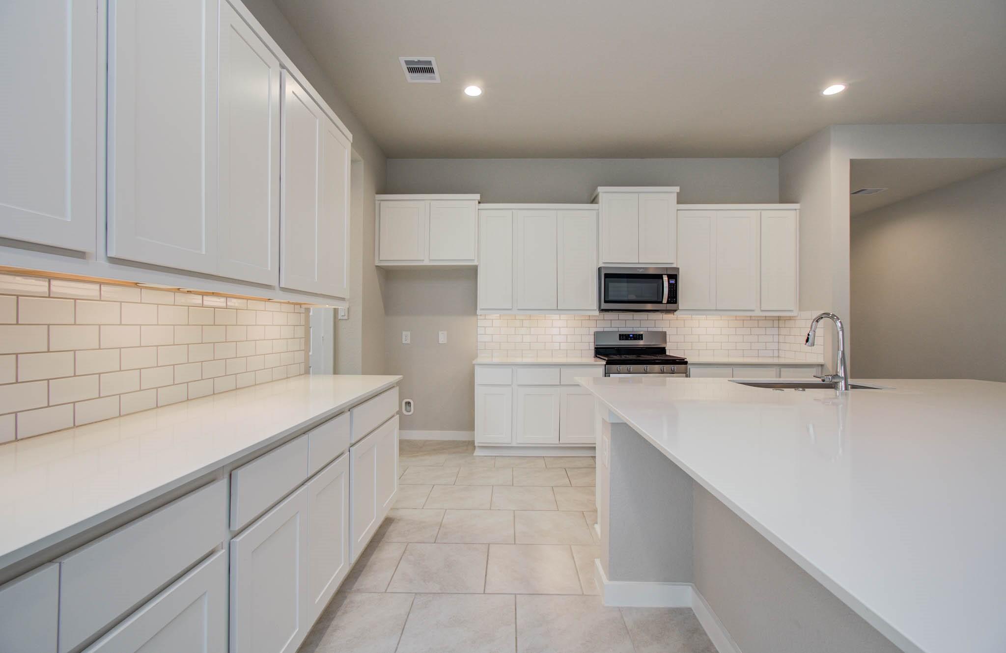 28511 Eli Eagle Street