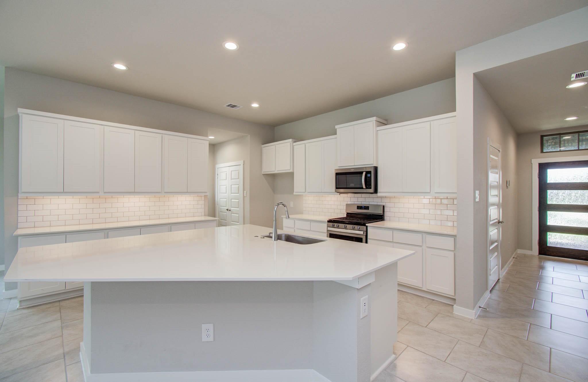 28511 Eli Eagle Street