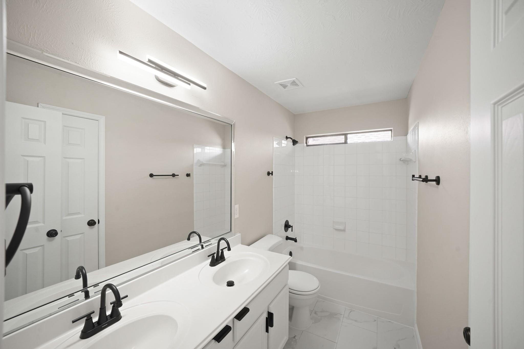 714 Coggins Point Way