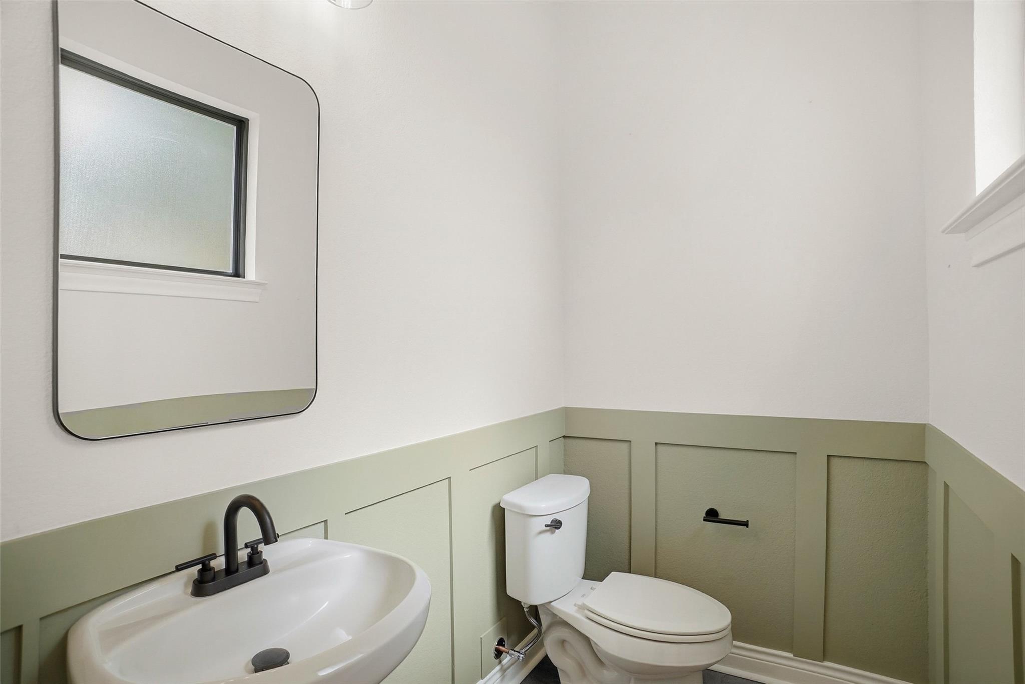 13735 Contour Ct