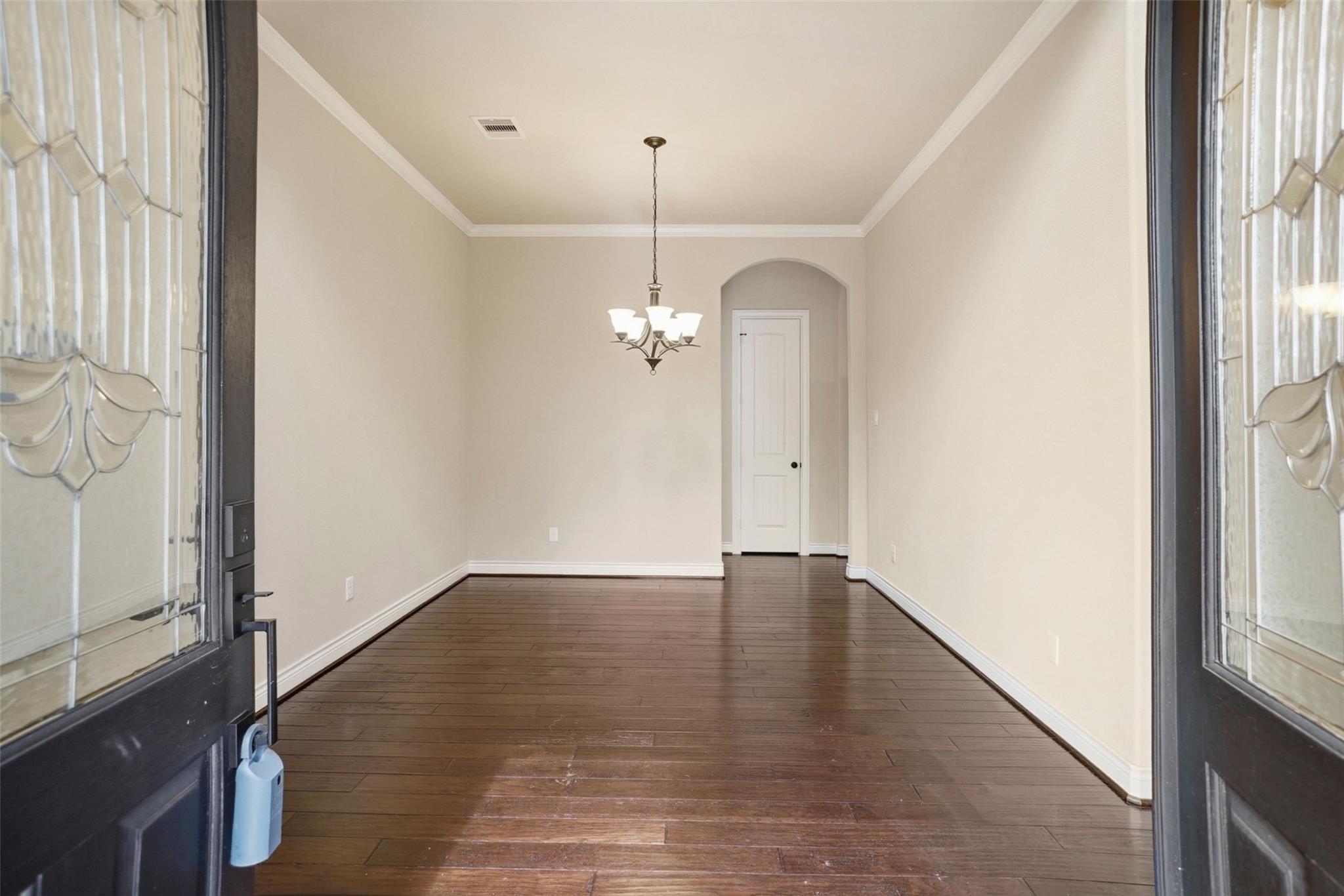 13735 Contour Ct