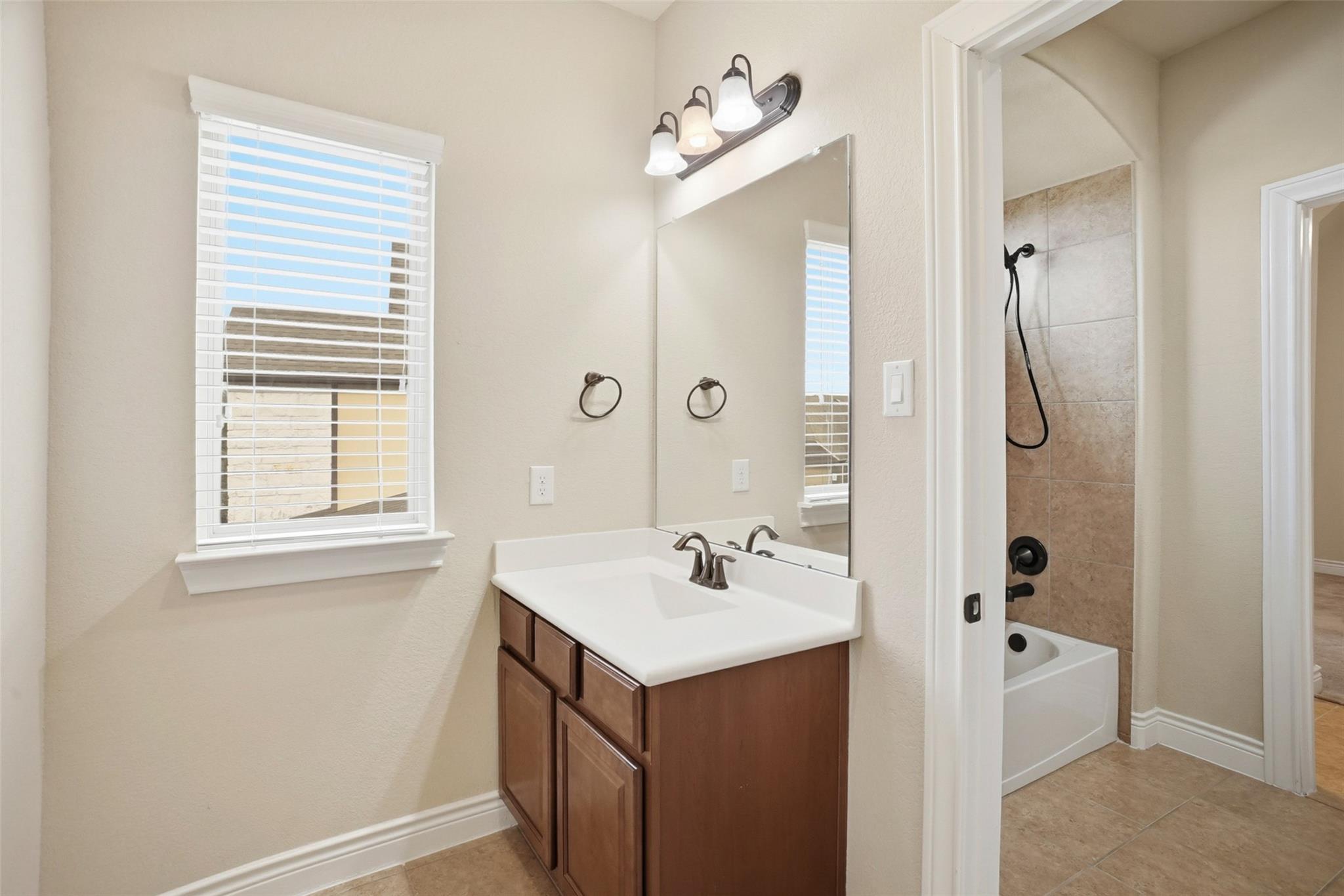 13735 Contour Ct