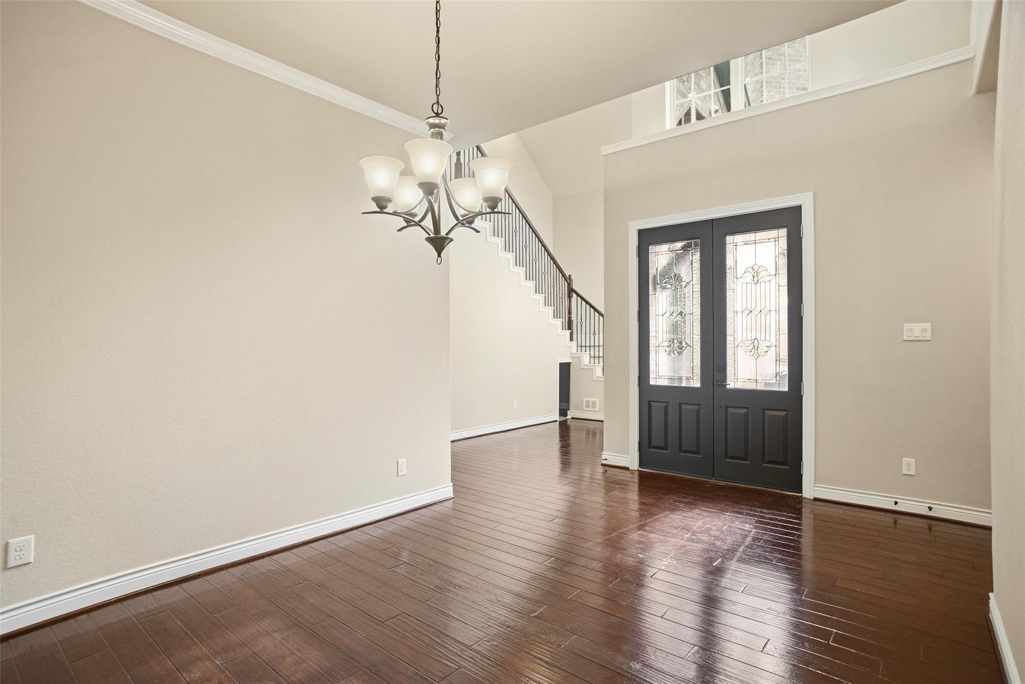 13735 Contour Ct