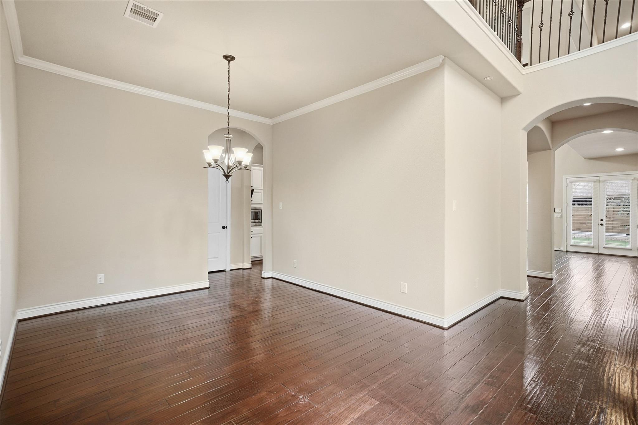 13735 Contour Ct