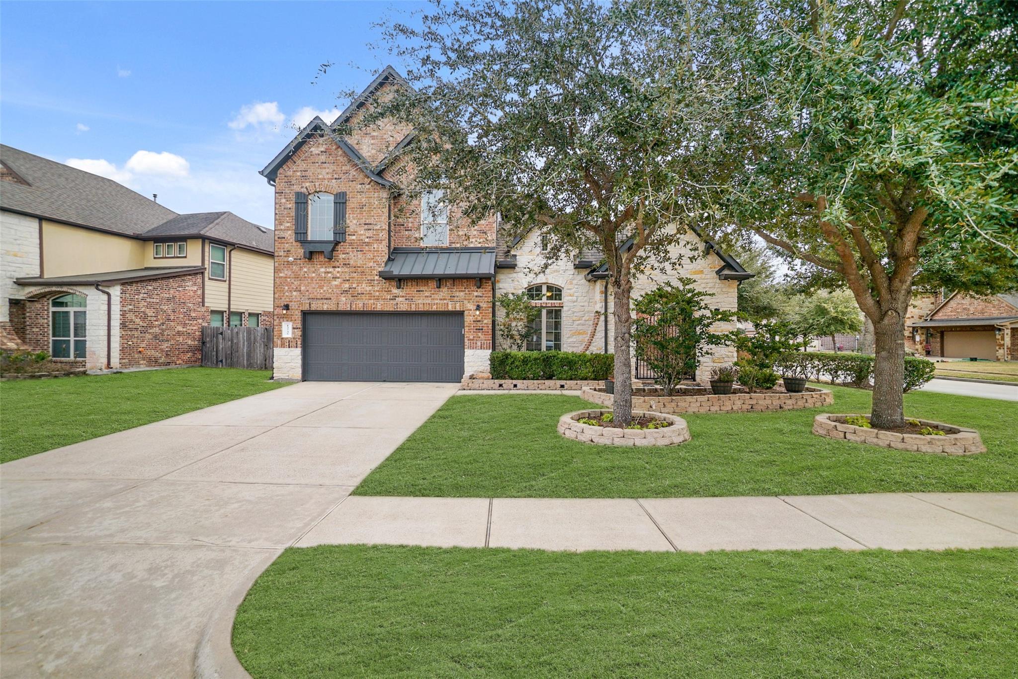 13735 Contour Ct
