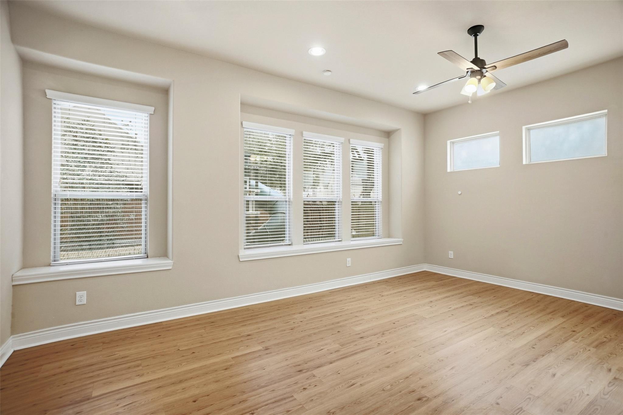 13735 Contour Ct