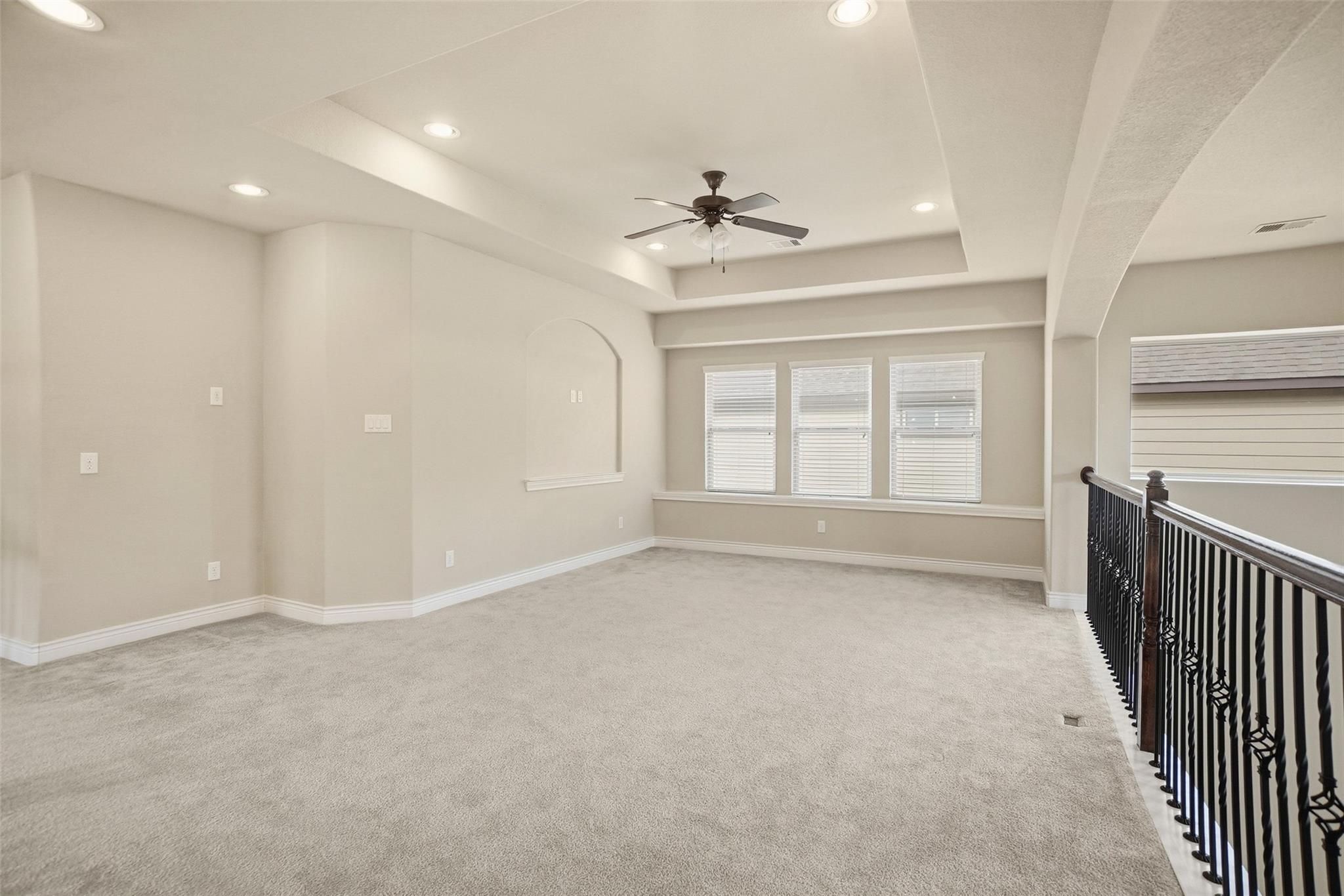 13735 Contour Ct