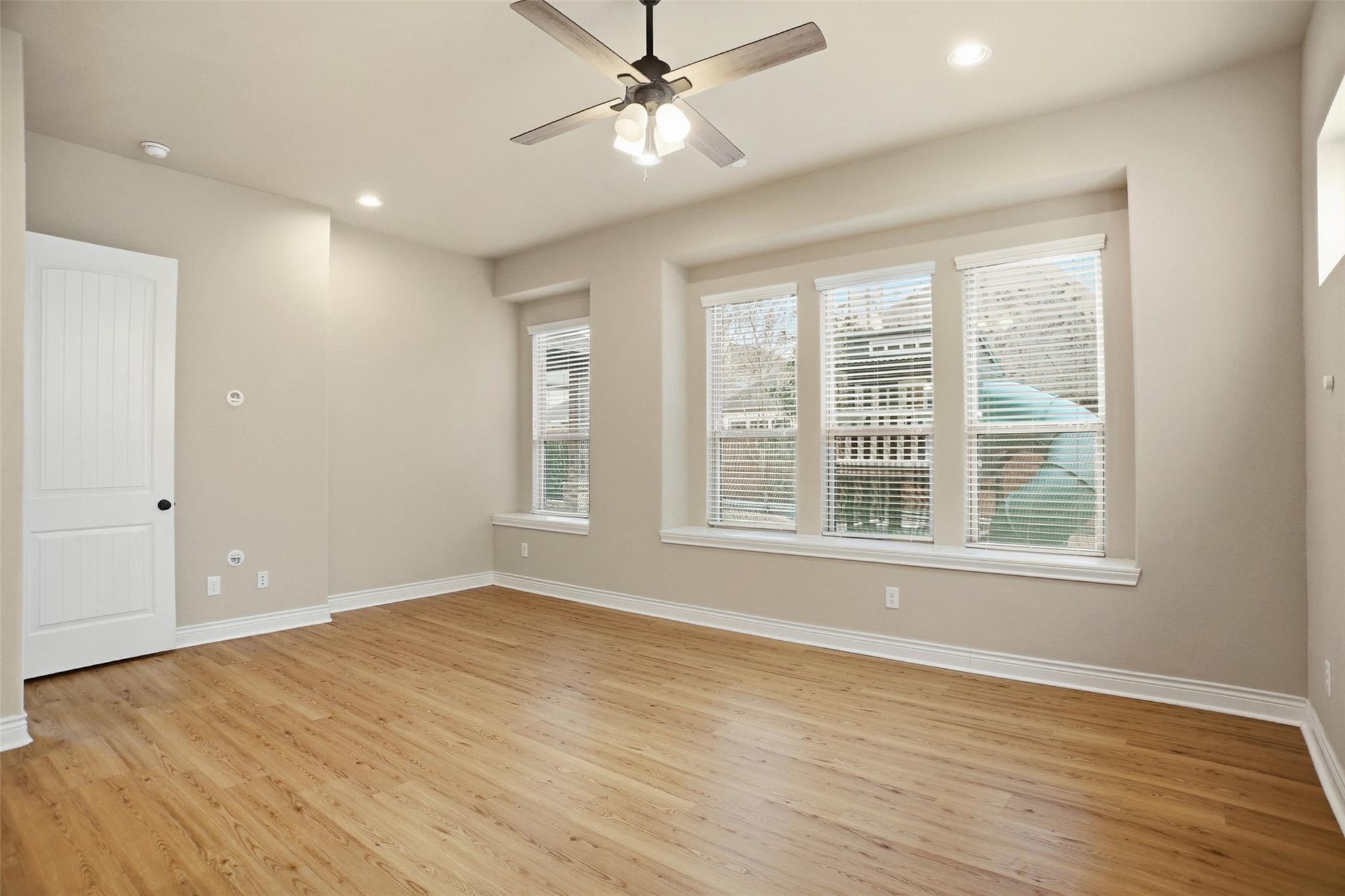 13735 Contour Ct