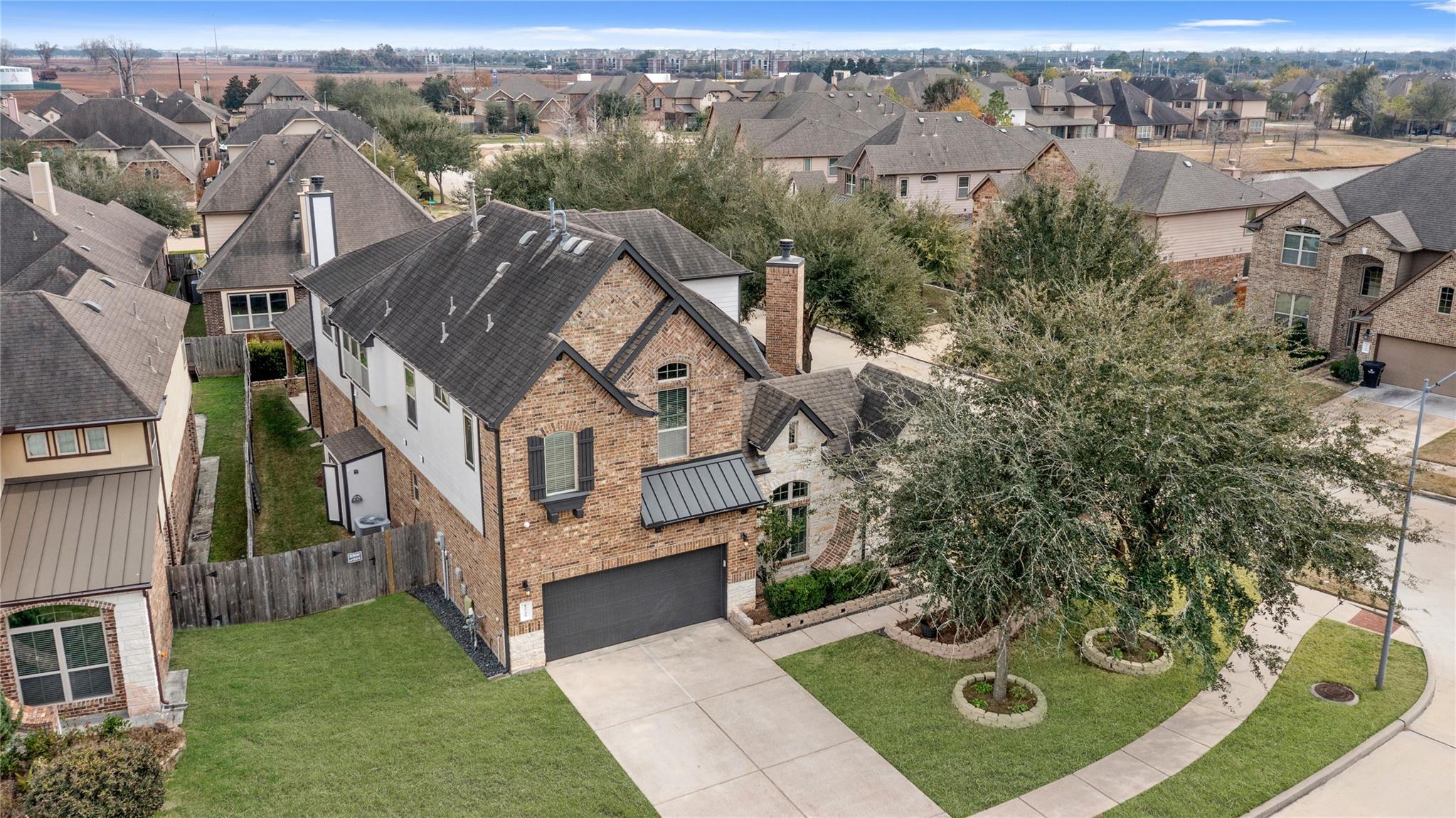 13735 Contour Ct