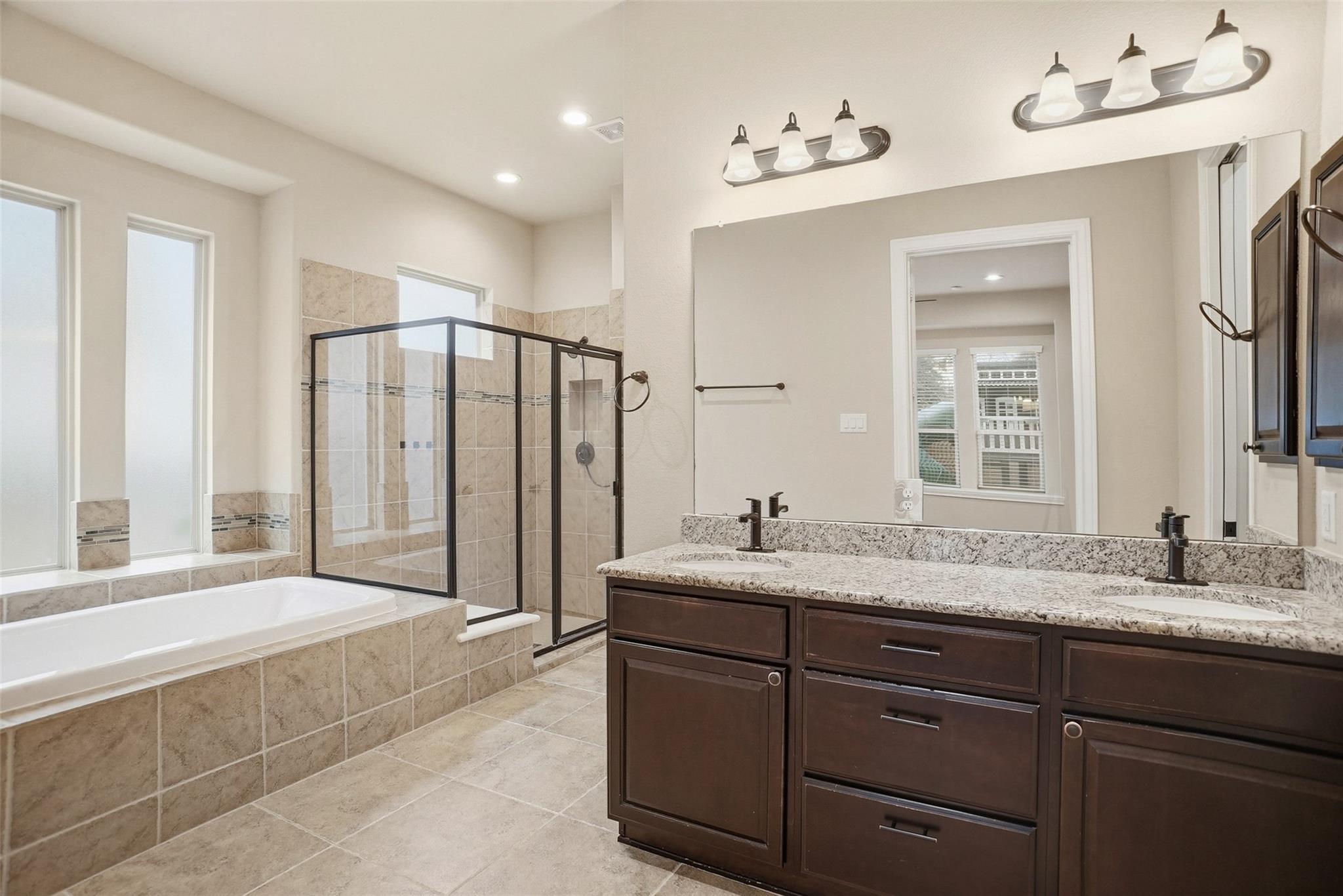 13735 Contour Ct