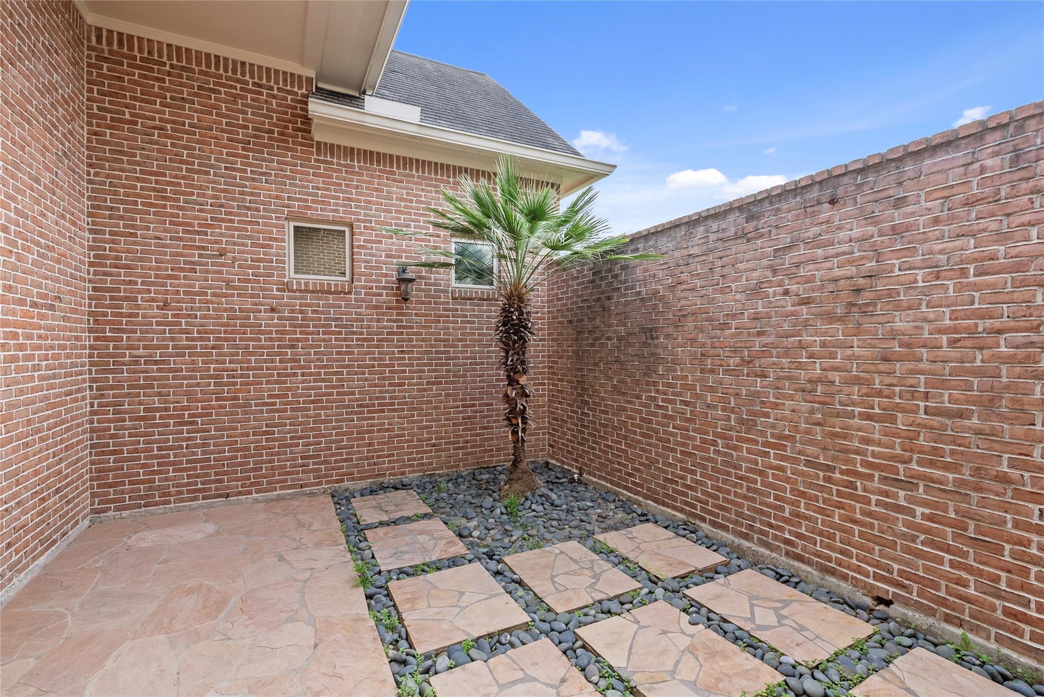 15611 Oyster Cove Drive