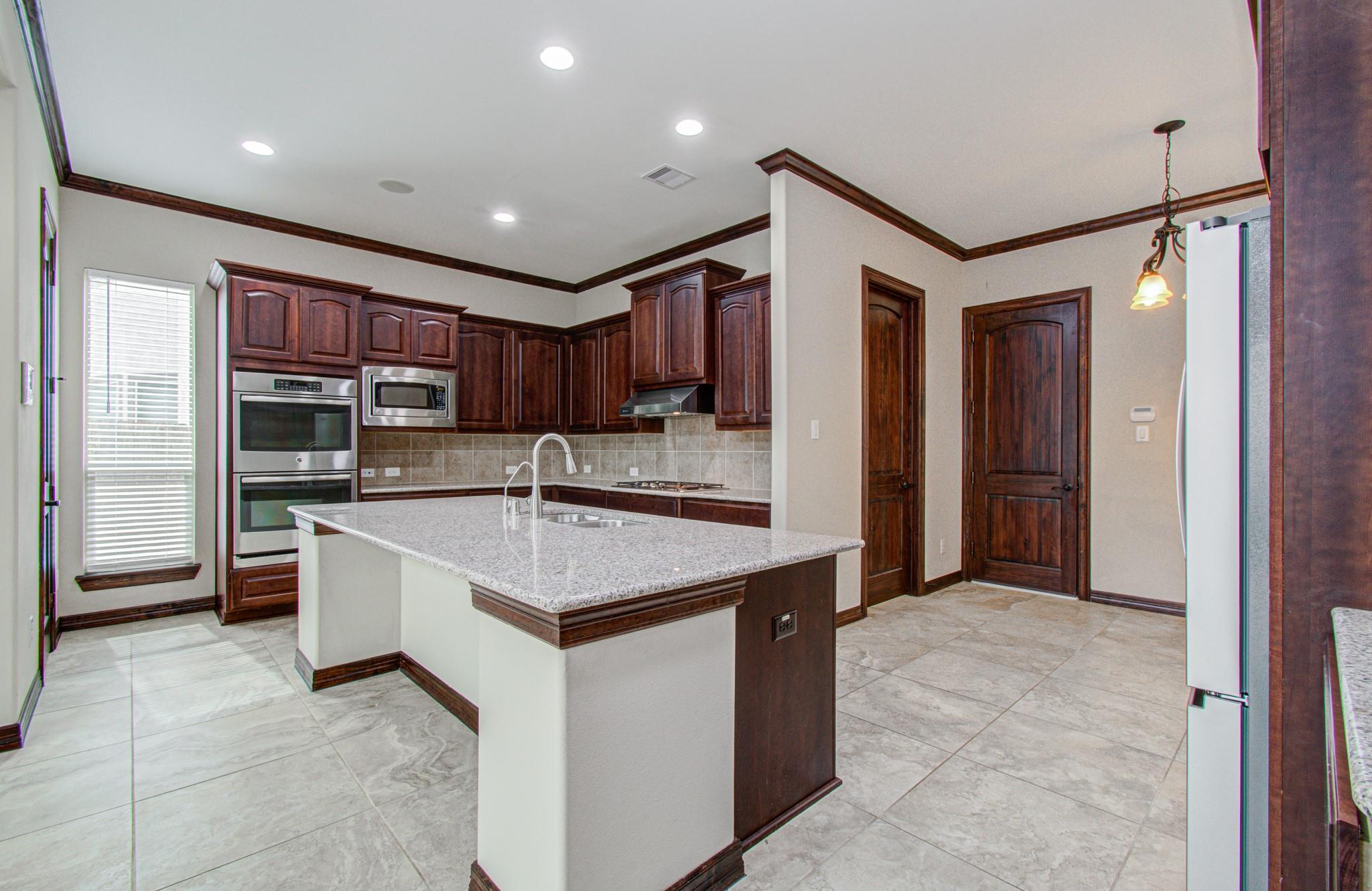 5711 Avon Landing Lane