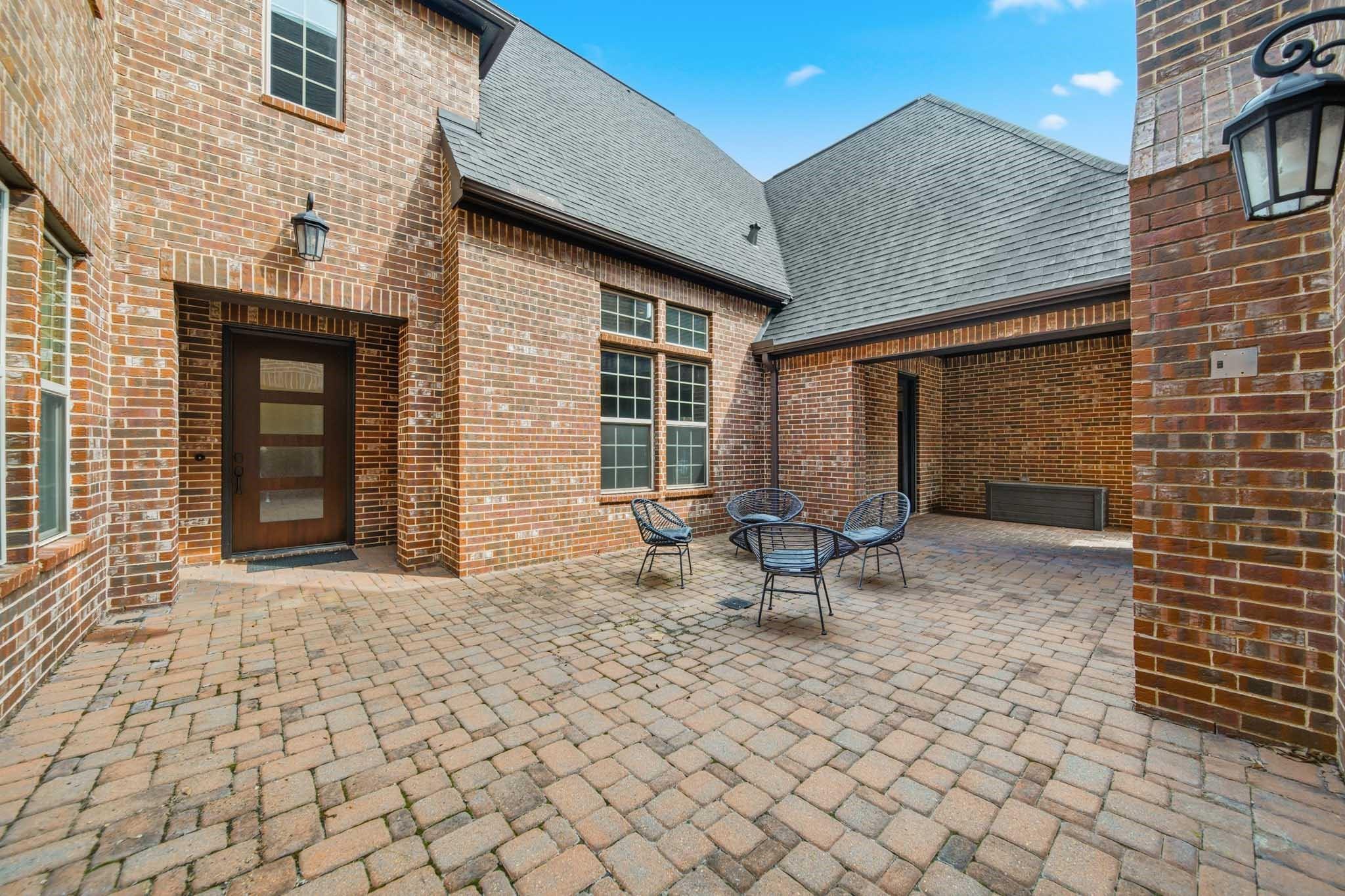 5735 Genoa Springs Lane