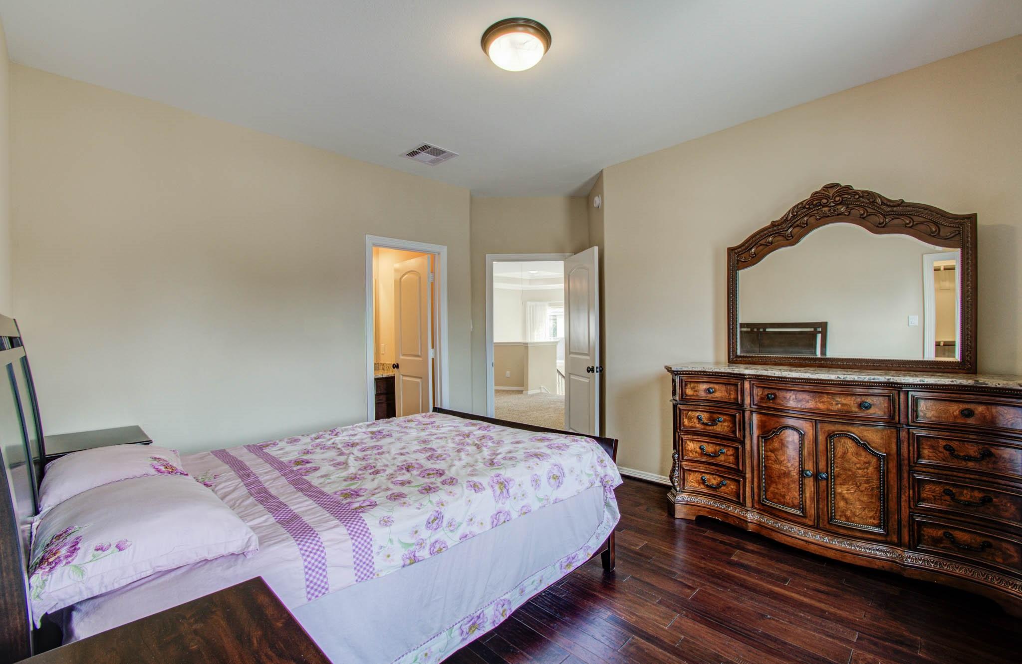 5719 Avon Landing Lane