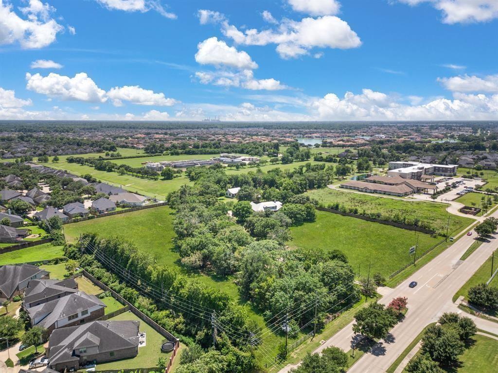7007 Meadowview Estates Courts