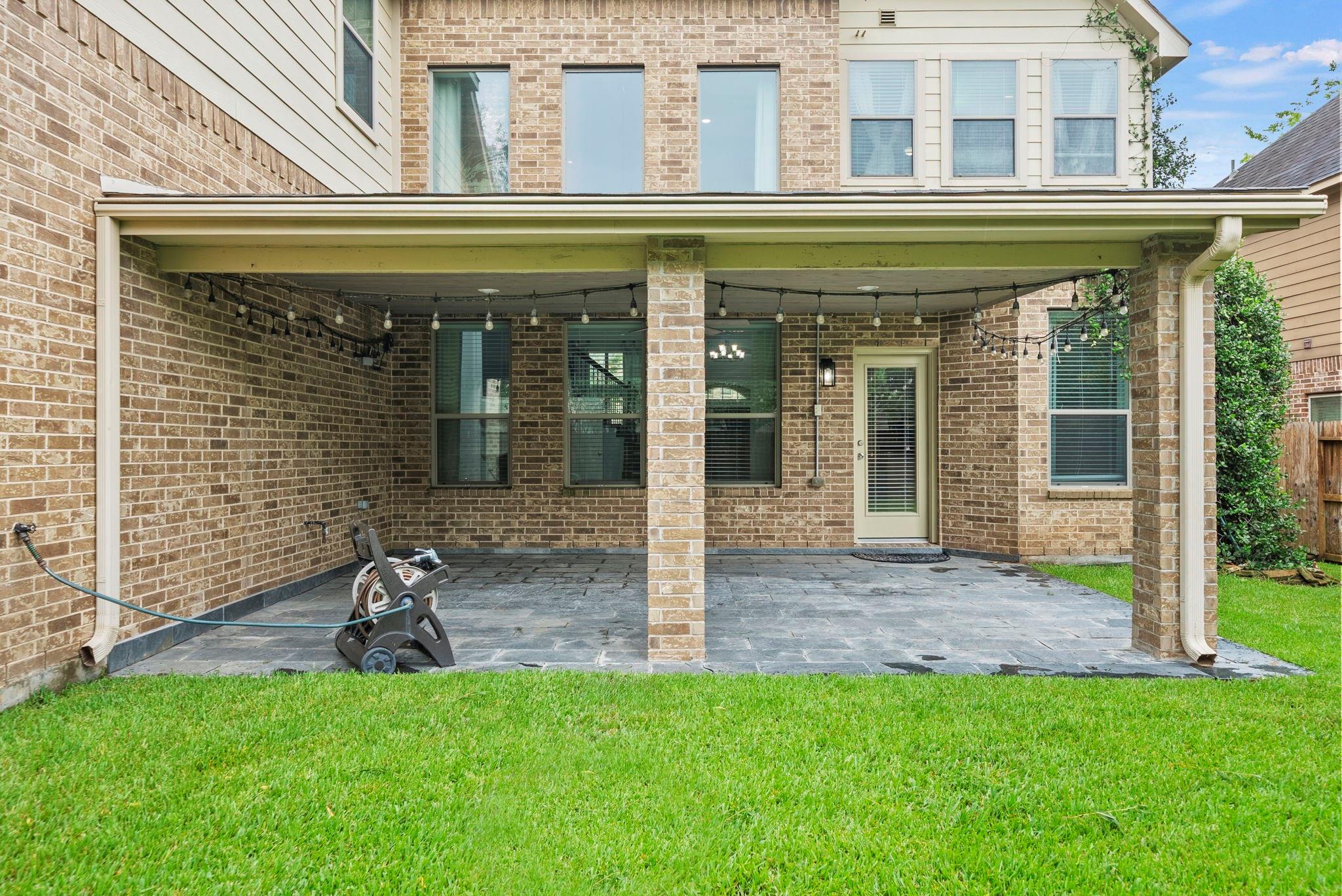 66 Genova Way Lane
