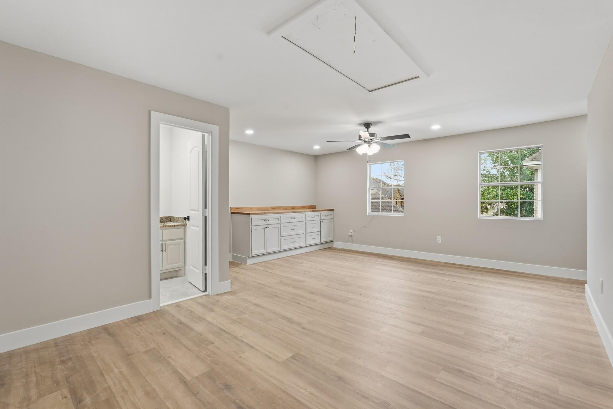 4407 Knightsbridge Boulevard