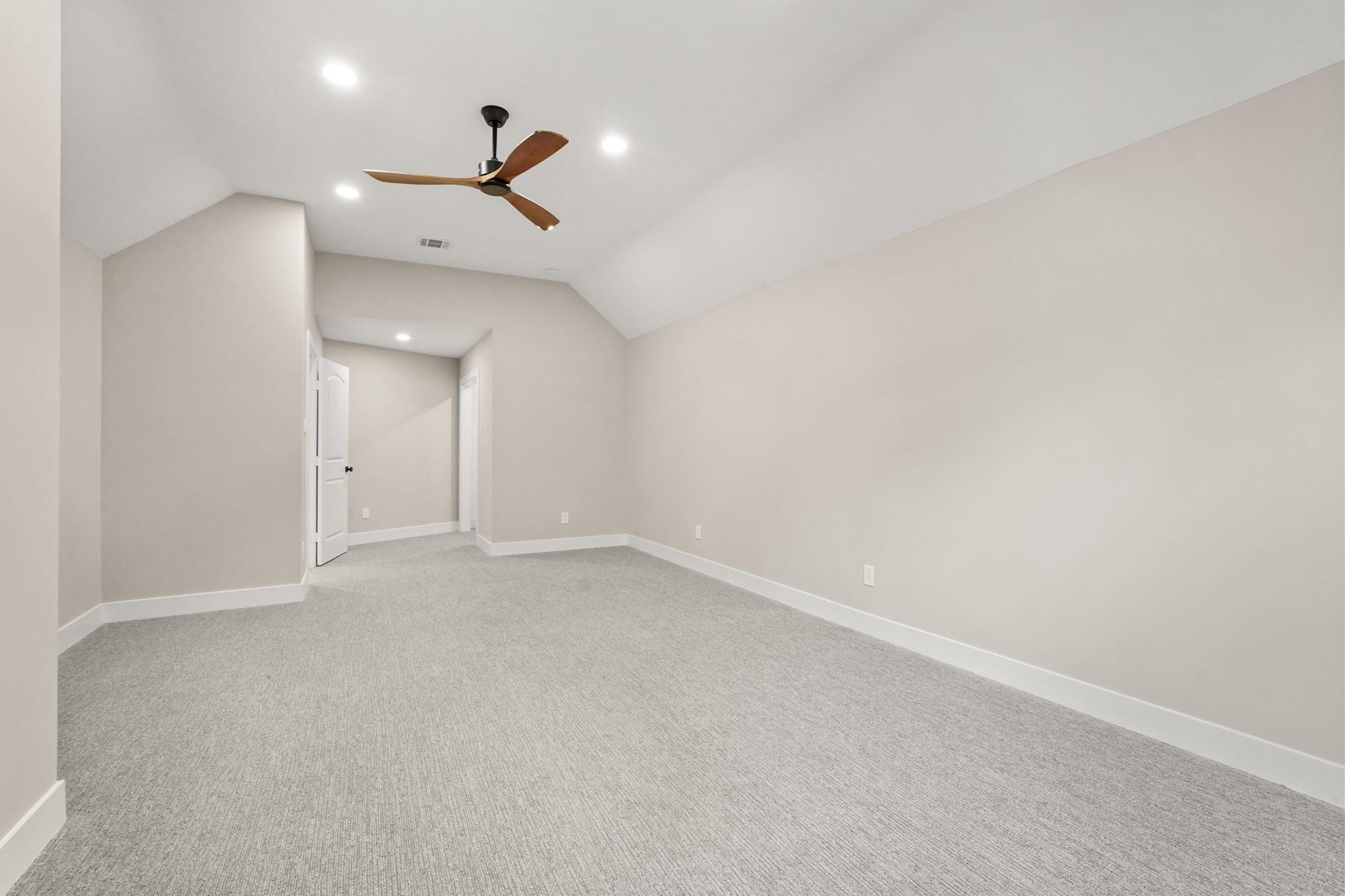 4407 Knightsbridge Boulevard