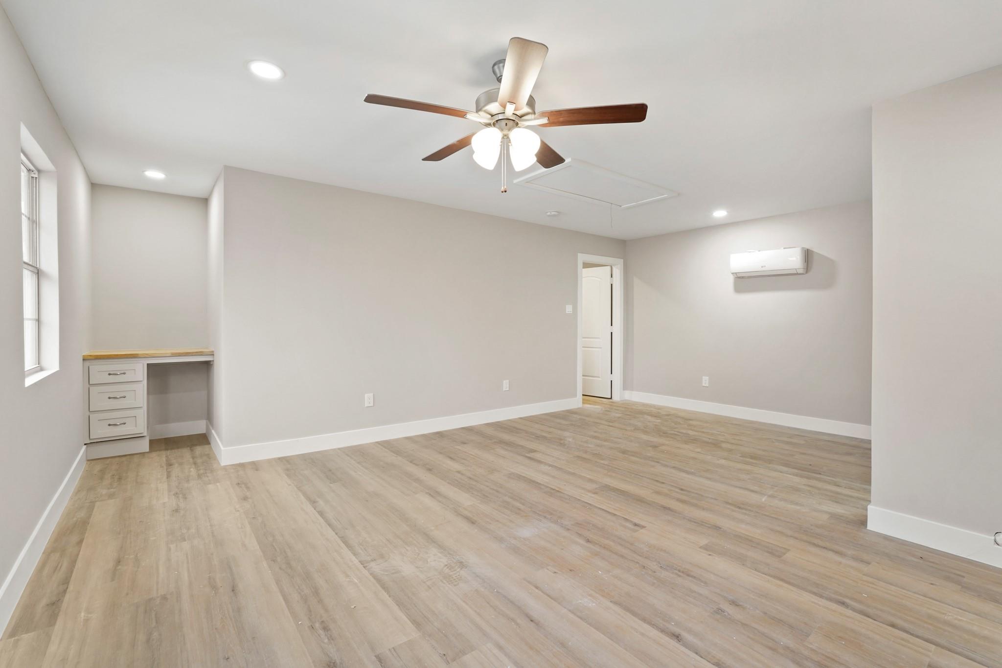 4407 Knightsbridge Boulevard