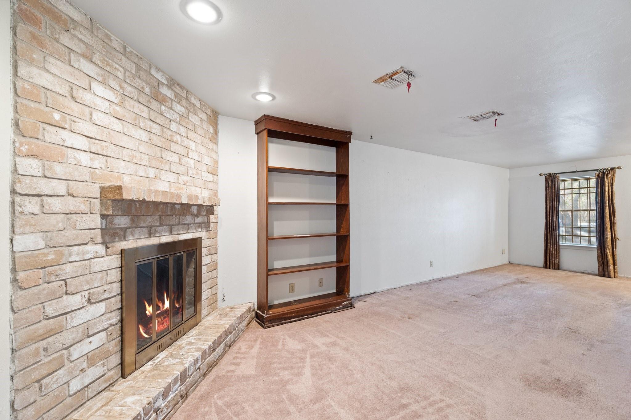 7931 Ellinger Lane
