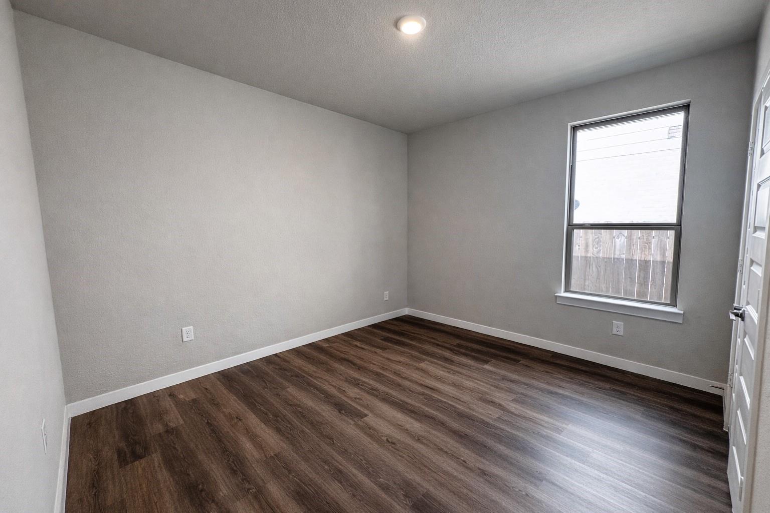 28511 Eli Eagle Street