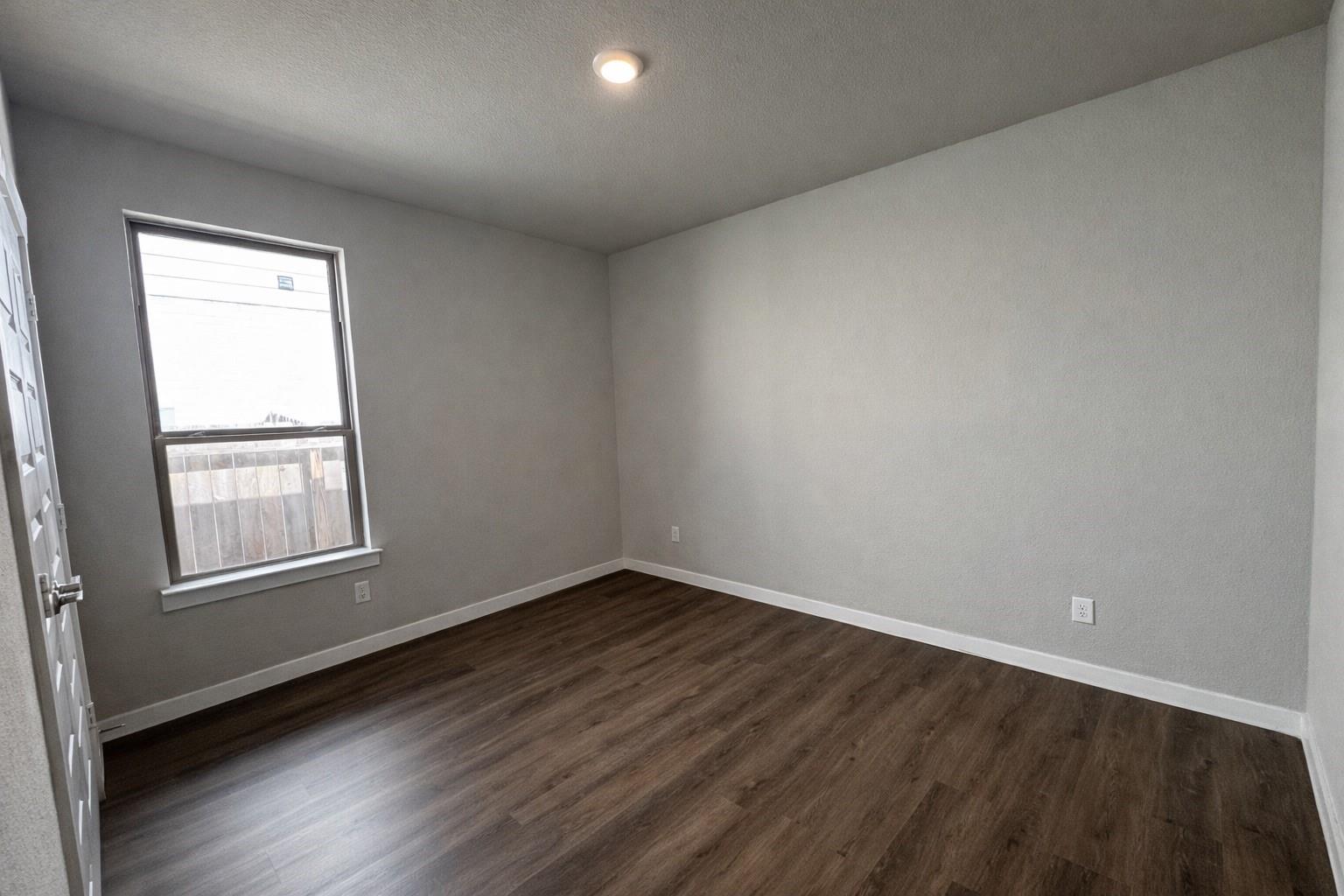 28511 Eli Eagle Street