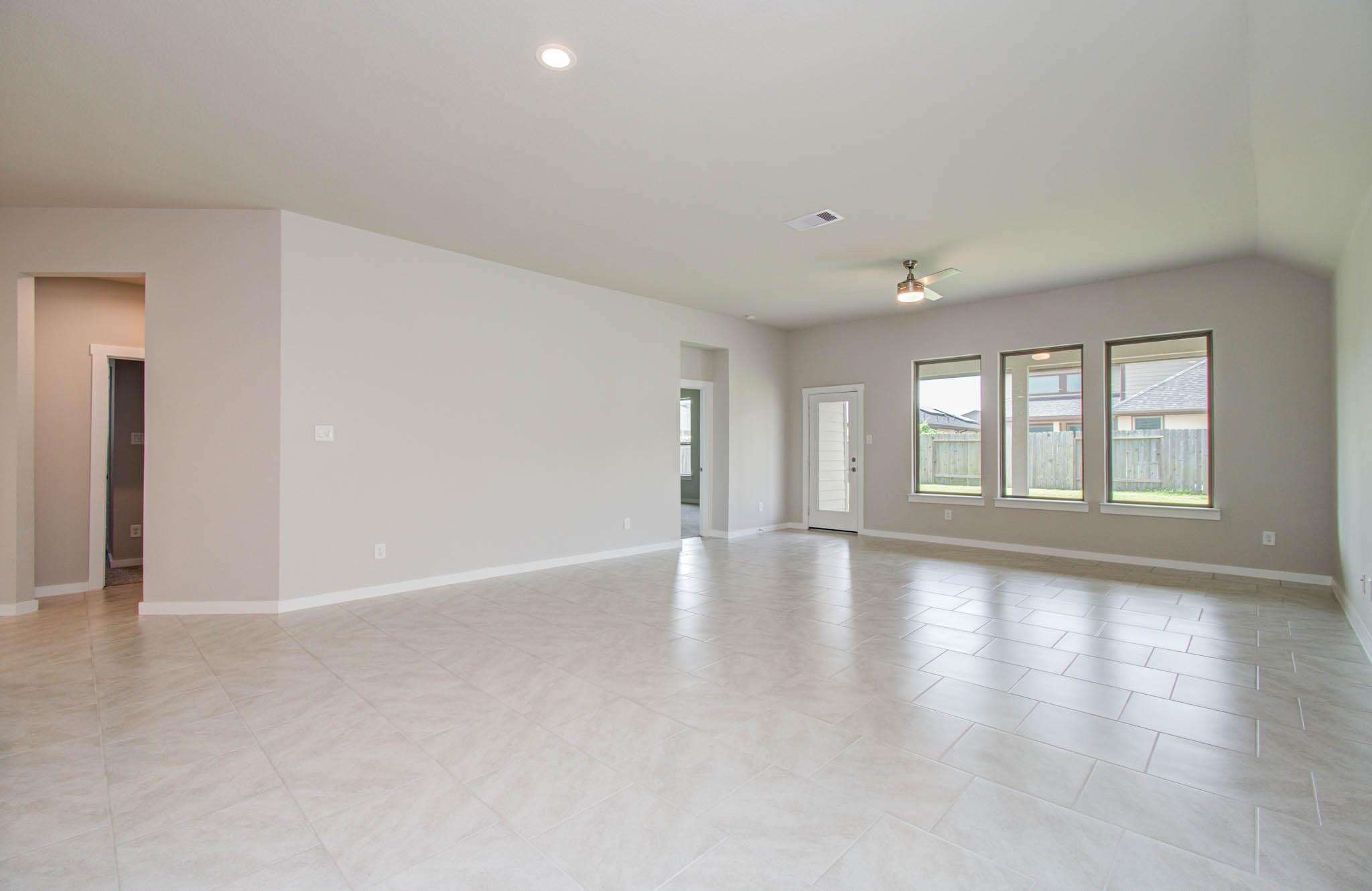 28511 Eli Eagle Street