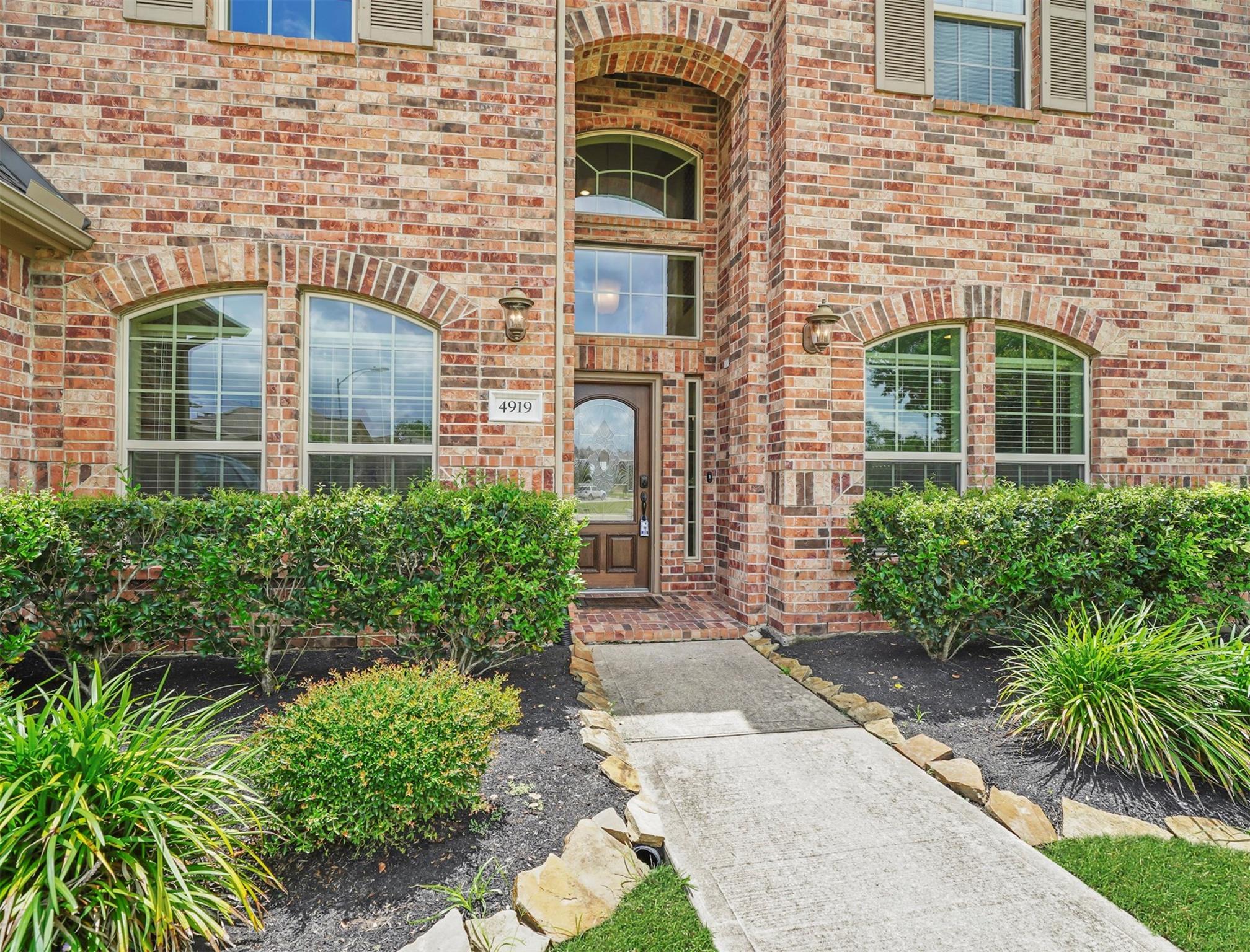 4919 Blackwater Lane, Sugar Land